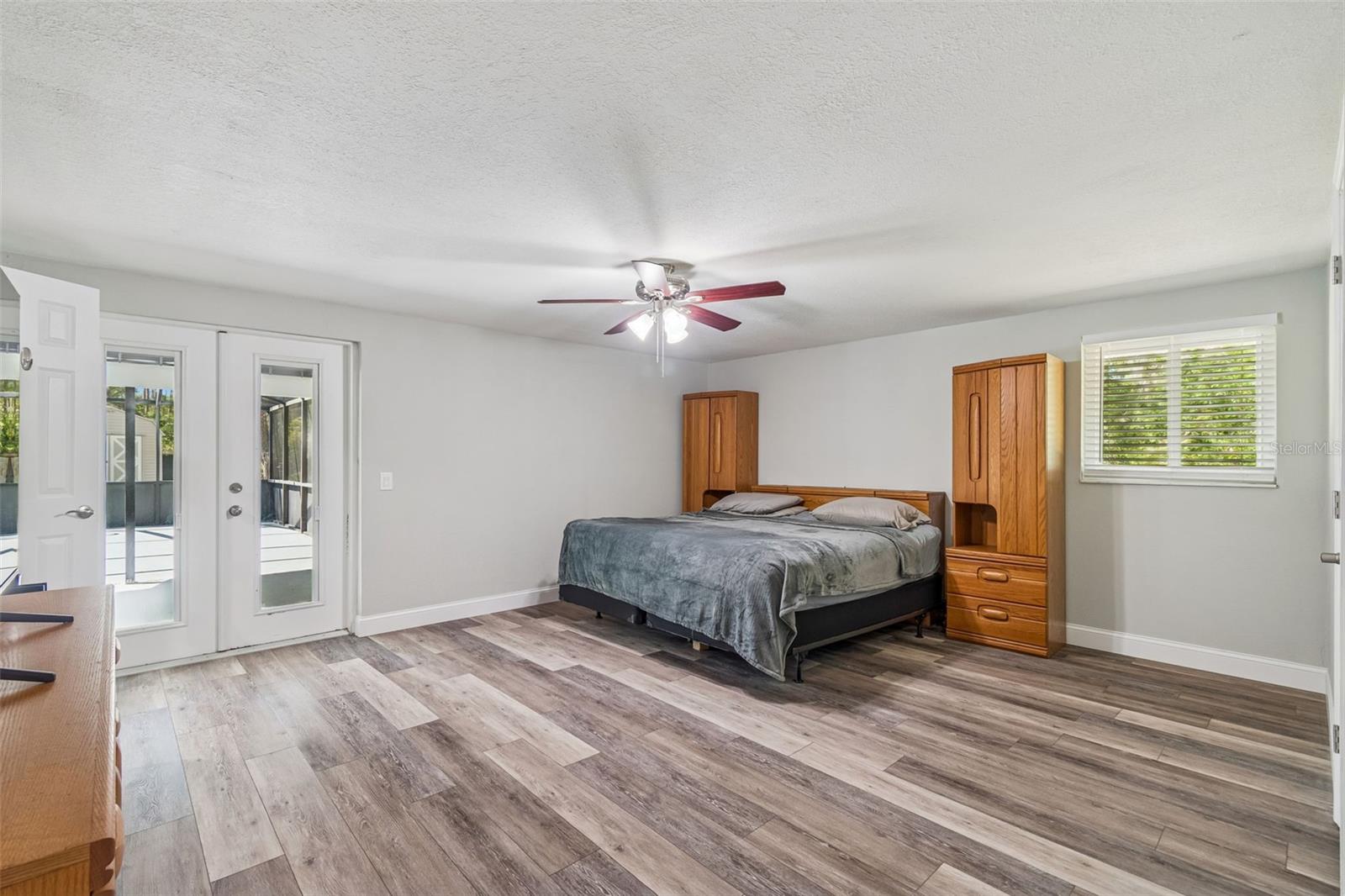 Image 16 of 37 For 10909 Candy Lane