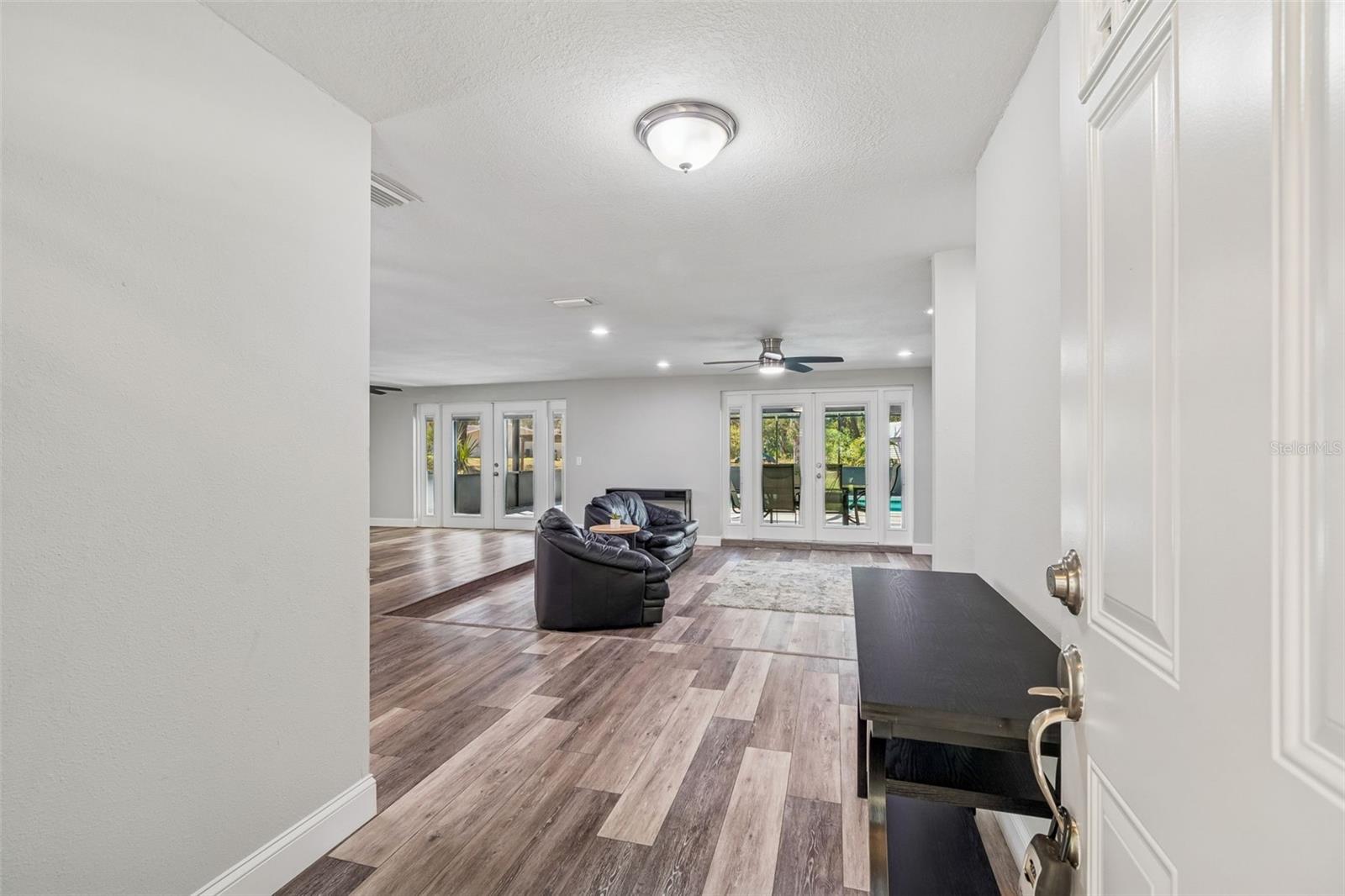 Image 5 of 37 For 10909 Candy Lane