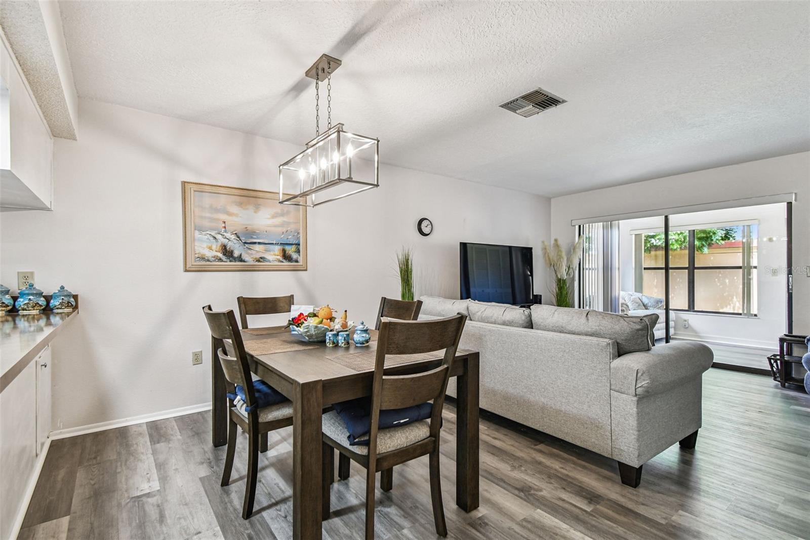 Image 17 of 100 For 7433 Greystone Drive 7433