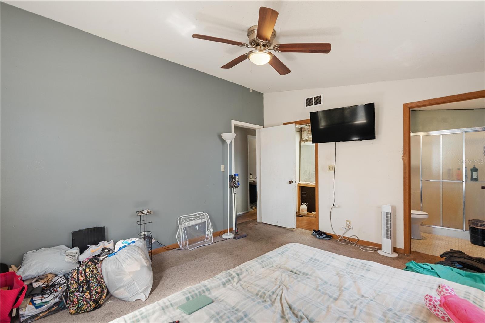 Listing photo id 9 for 8811 Marigold Drive