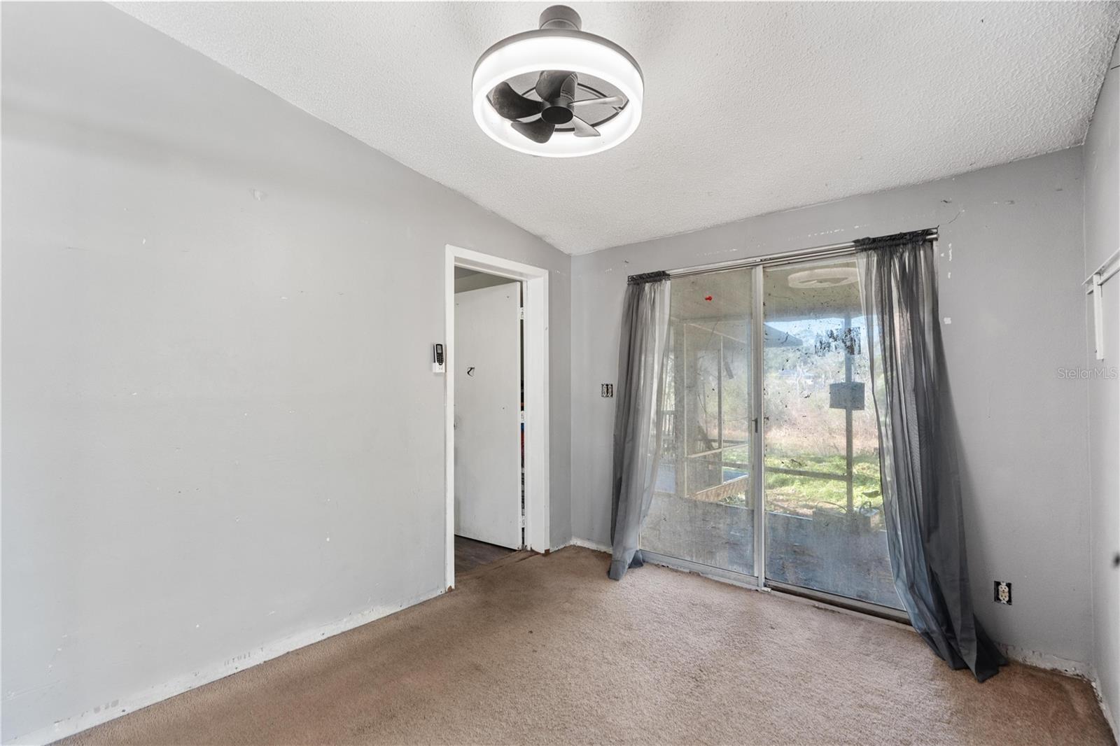 Listing photo id 11 for 8811 Marigold Drive