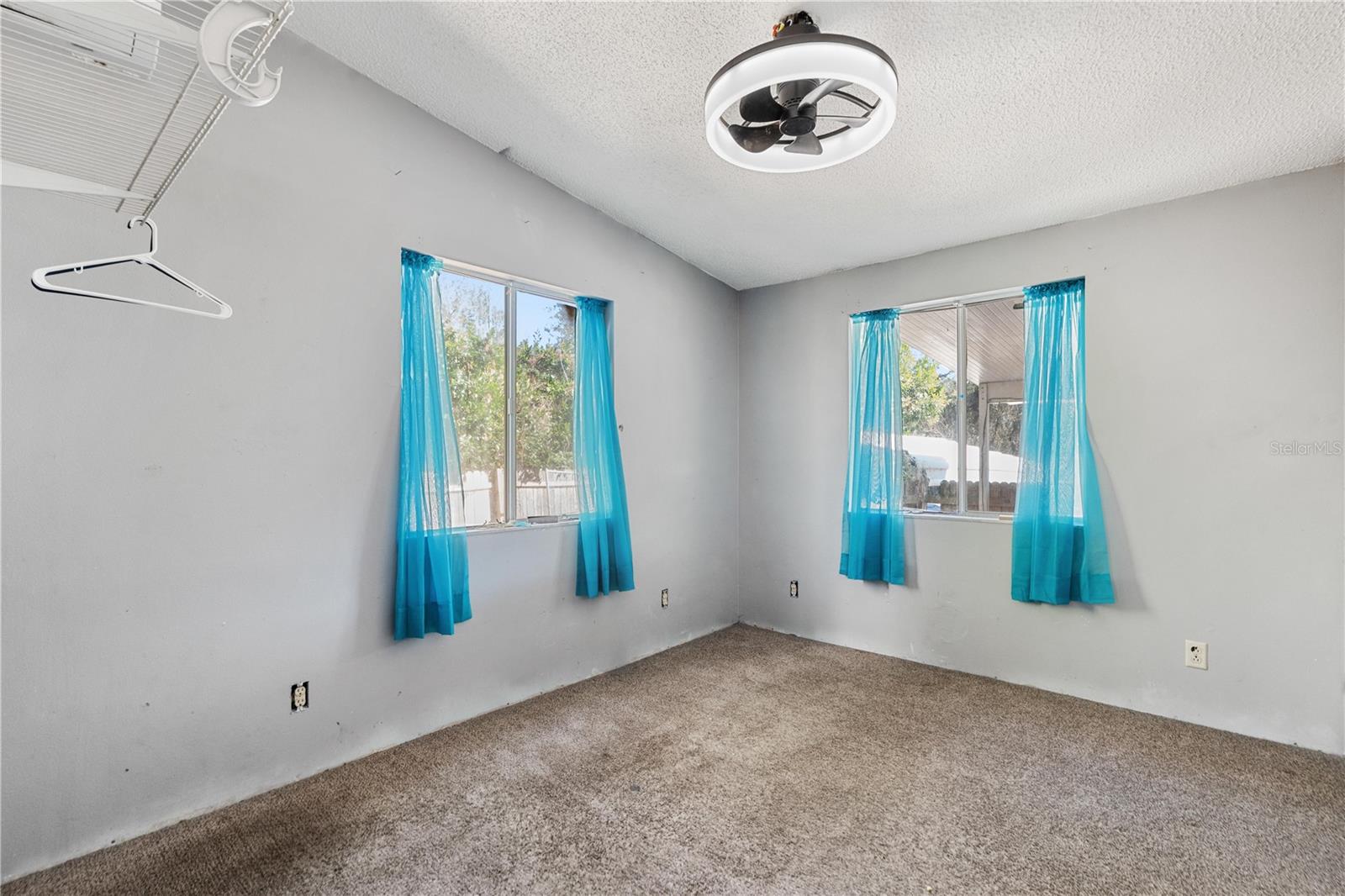 Listing photo id 12 for 8811 Marigold Drive