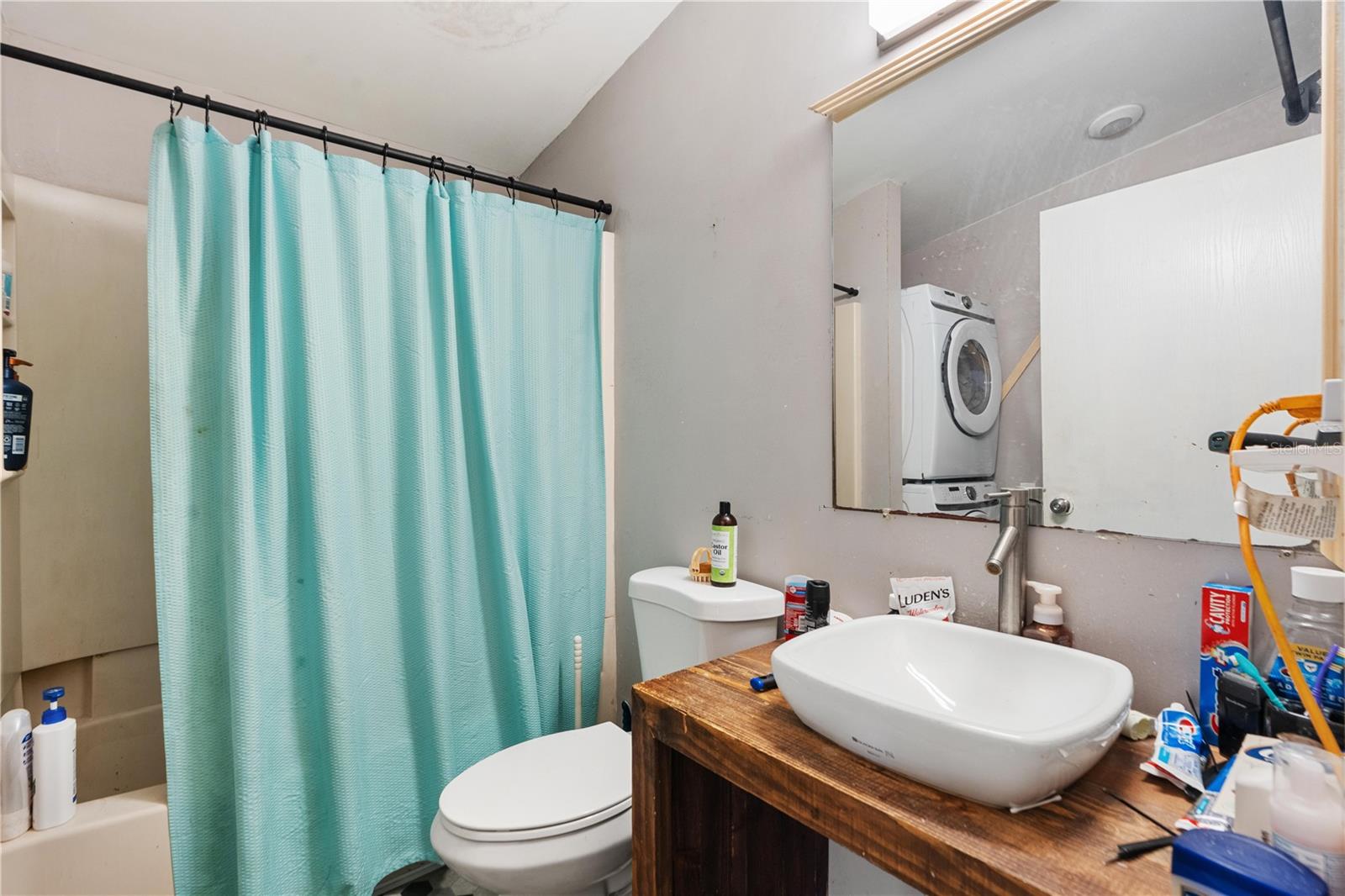 Listing photo id 14 for 8811 Marigold Drive