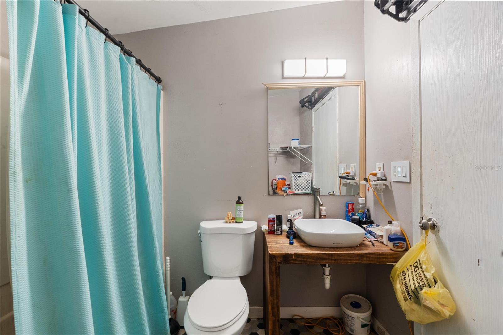 Listing photo id 16 for 8811 Marigold Drive