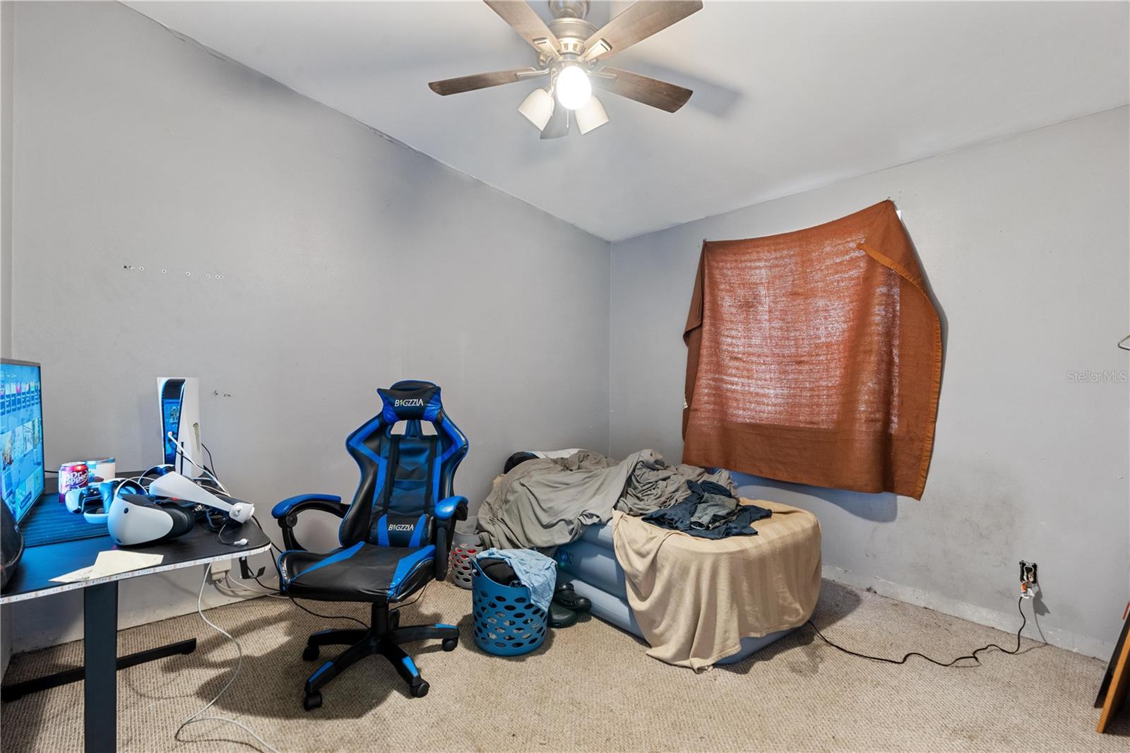 Listing photo id 19 for 8811 Marigold Drive