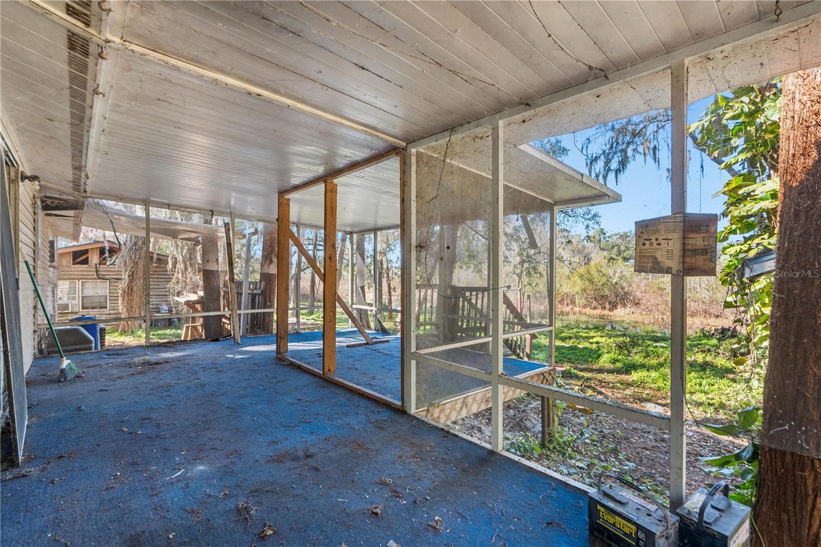 Listing photo id 22 for 8811 Marigold Drive