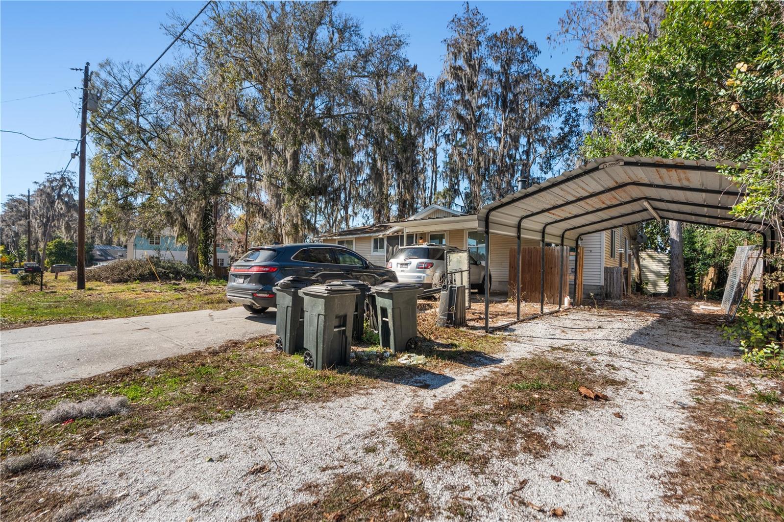 Listing photo id 25 for 8811 Marigold Drive