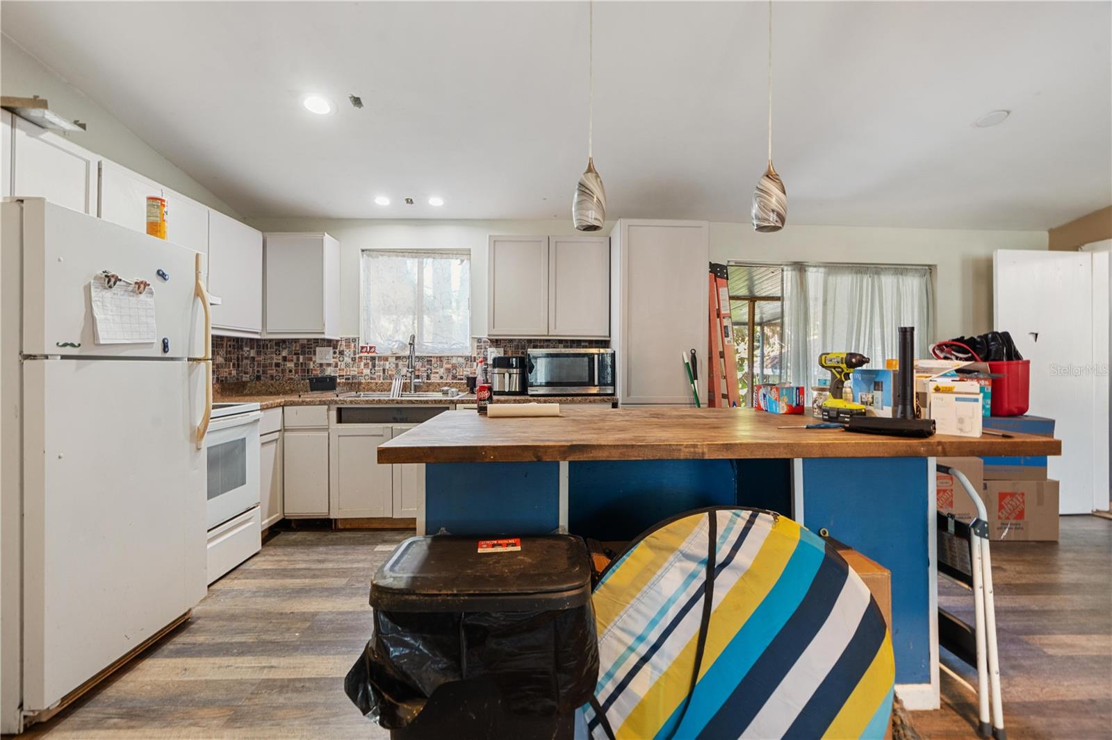 Listing photo id 1 for 8811 Marigold Drive