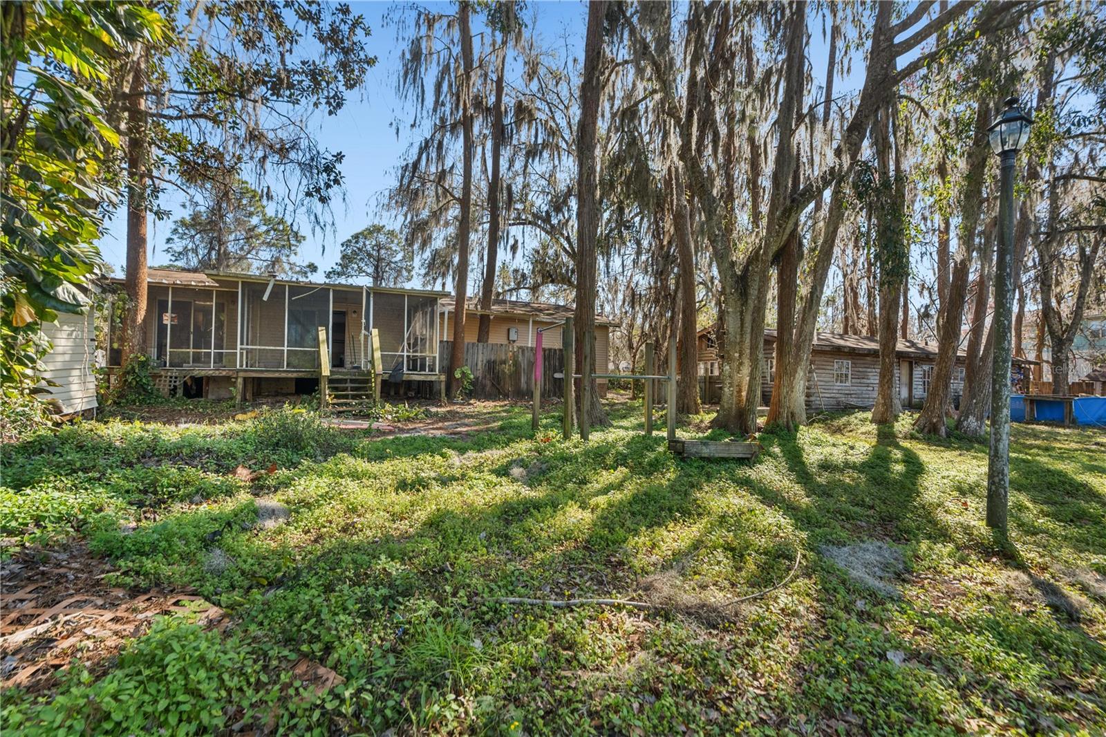 Listing photo id 7 for 8811 Marigold Drive