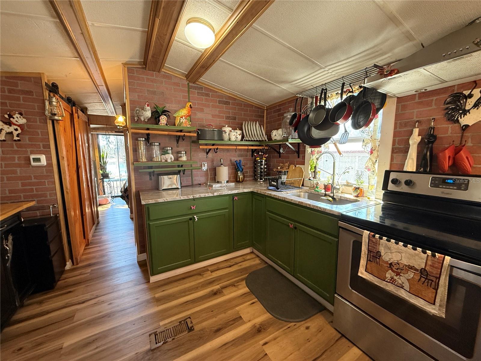 Image 7 of 27 For 9408 Cougar Drive