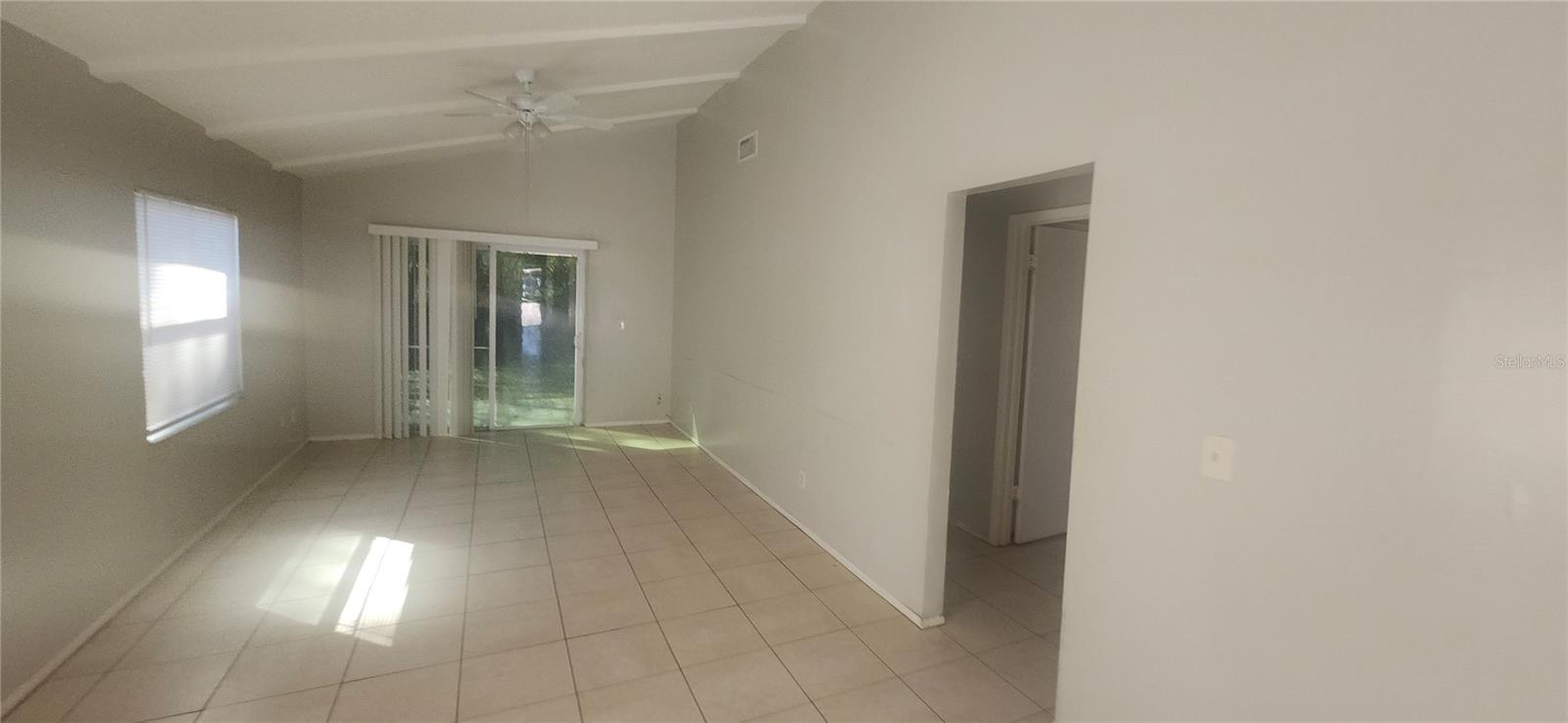 Listing photo id 2 for 4839 Billy Direct Lane