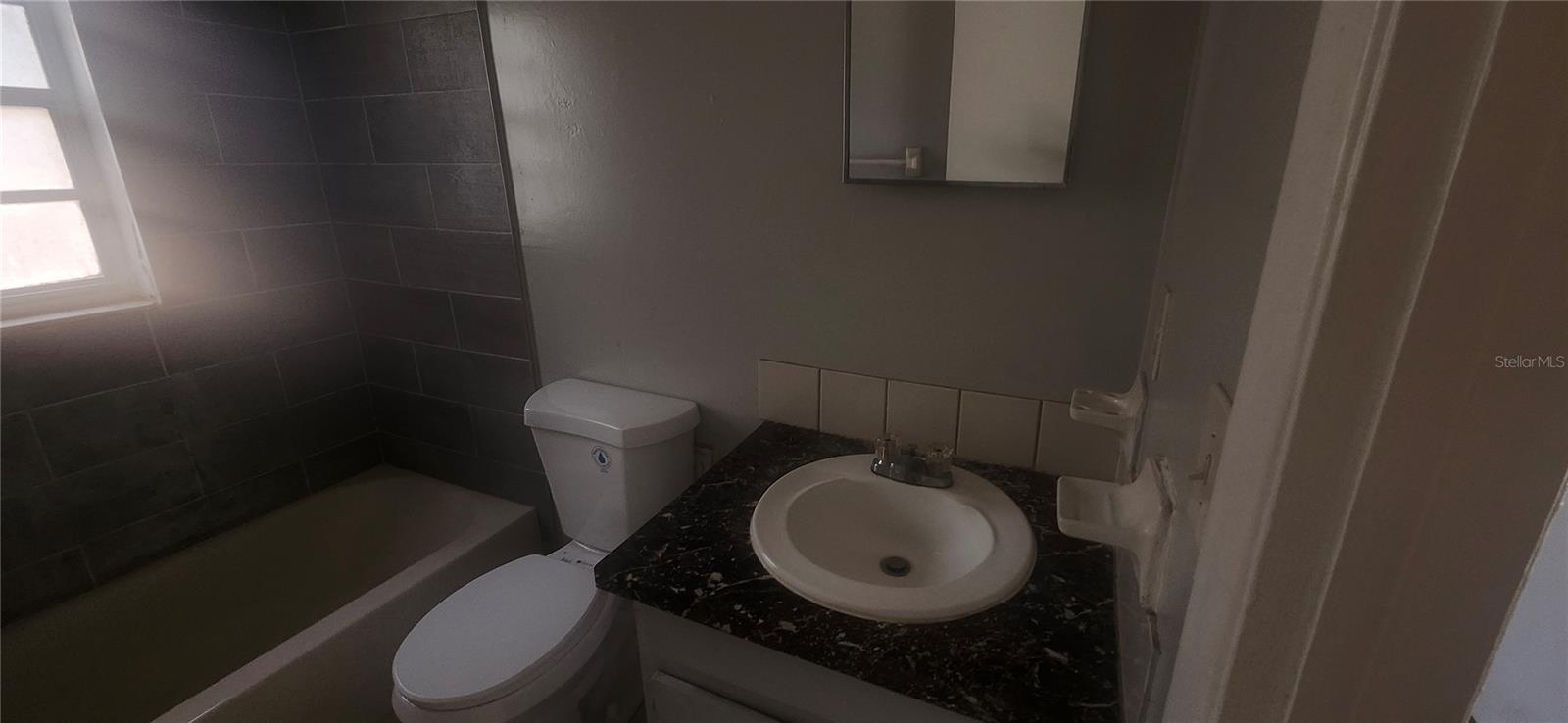 Listing photo id 4 for 4839 Billy Direct Lane