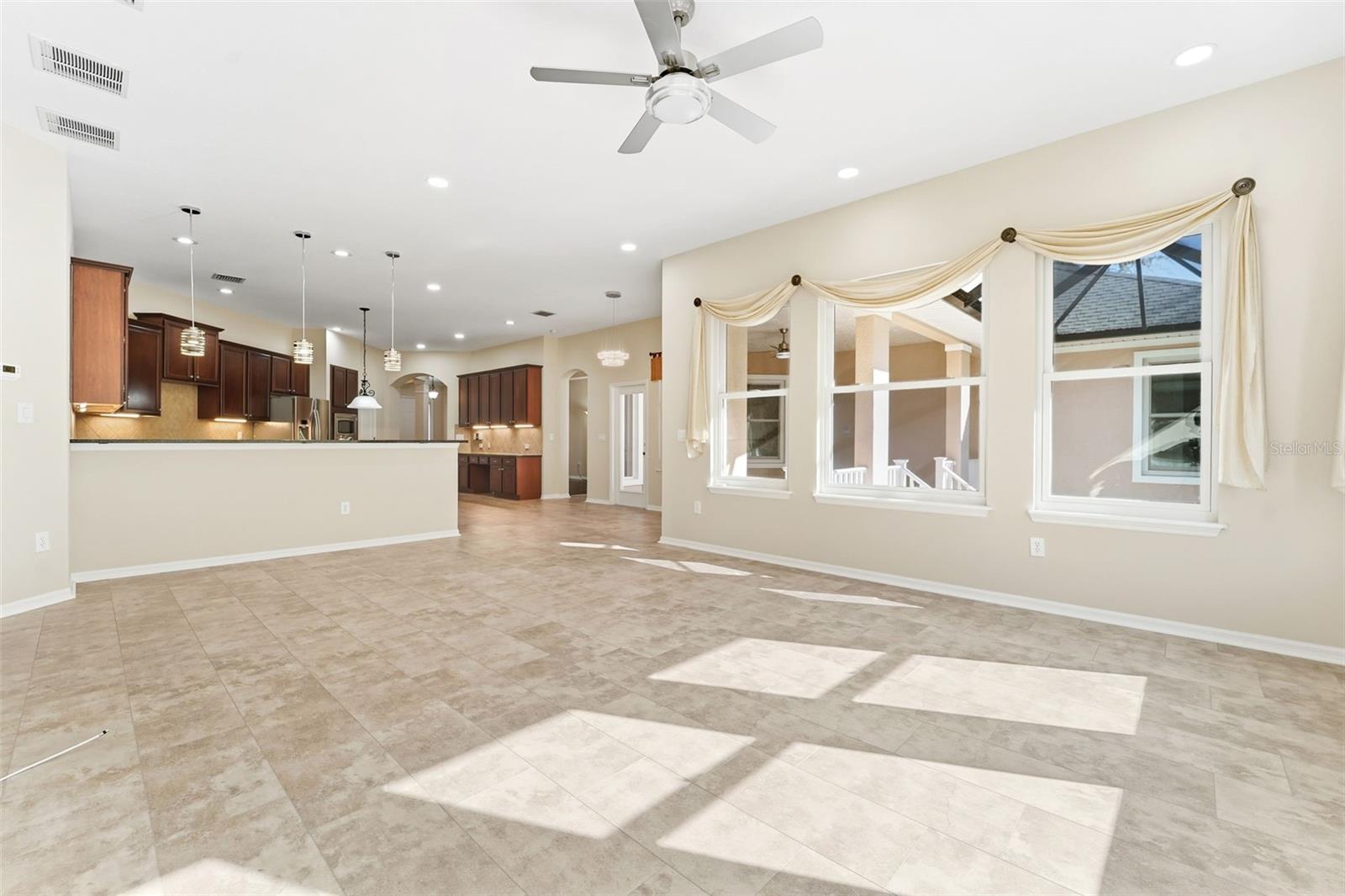 Image 14 of 44 For 19546 Mossy Oak Court