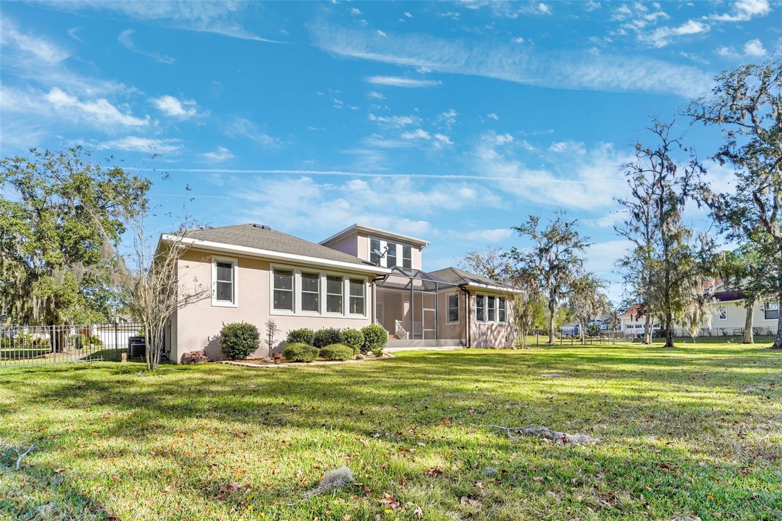 Image 34 of 44 For 19546 Mossy Oak Court