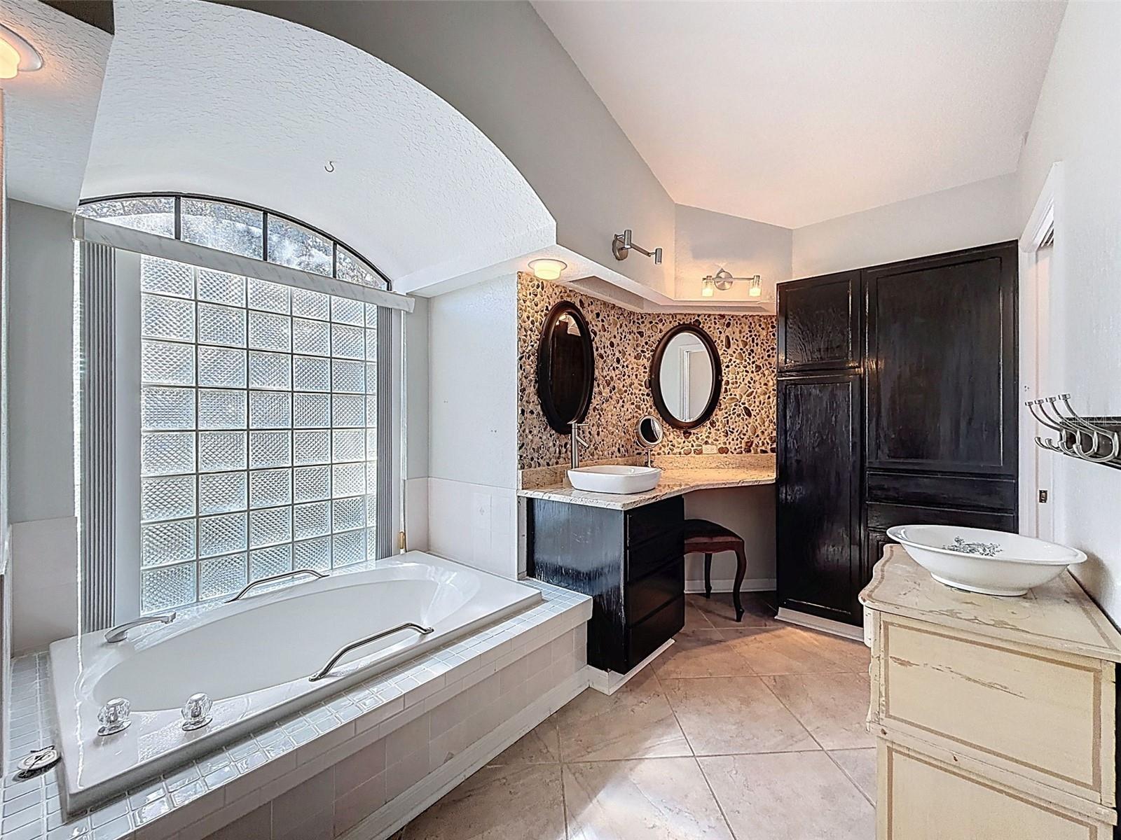 Image 14 of 39 For 12923 Oak Nut Street