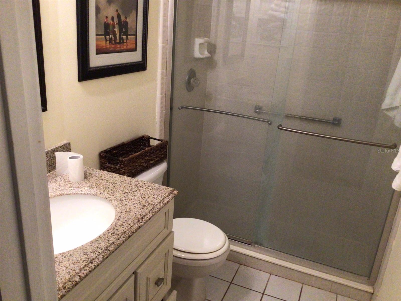 Listing photo id 10 for 3113 Lake Pine Way E