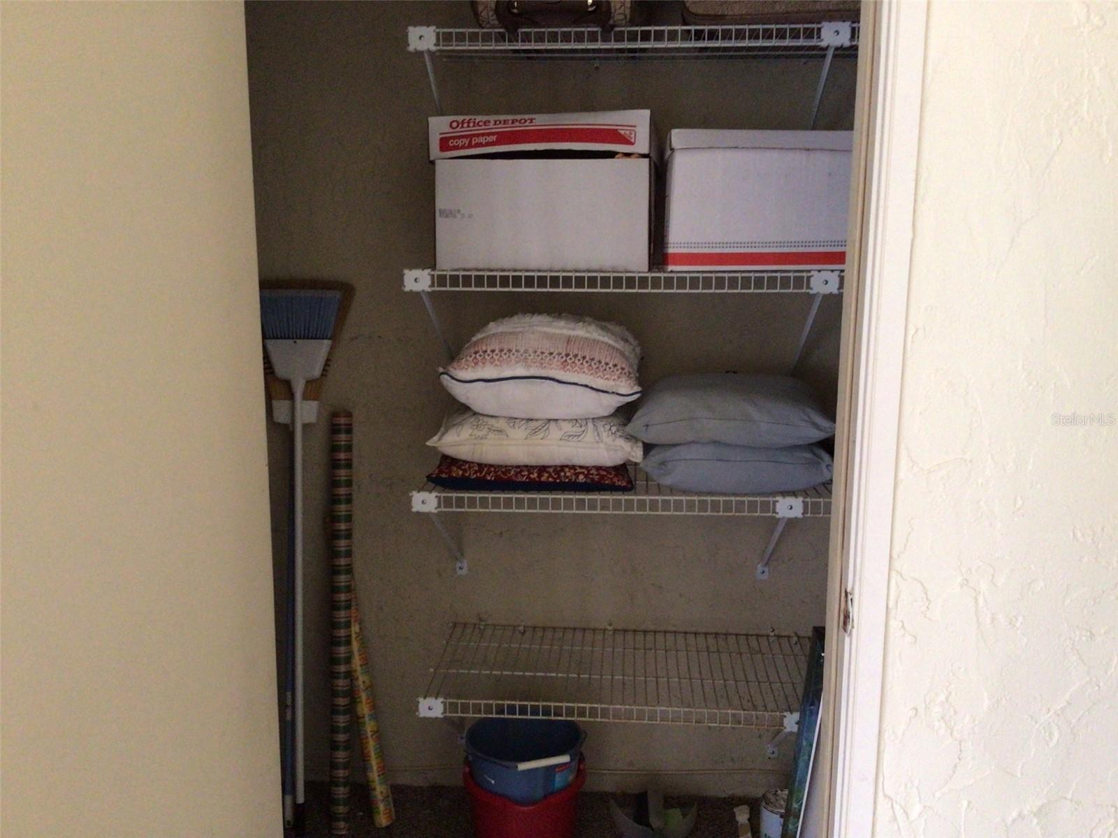 Listing photo id 13 for 3113 Lake Pine Way E