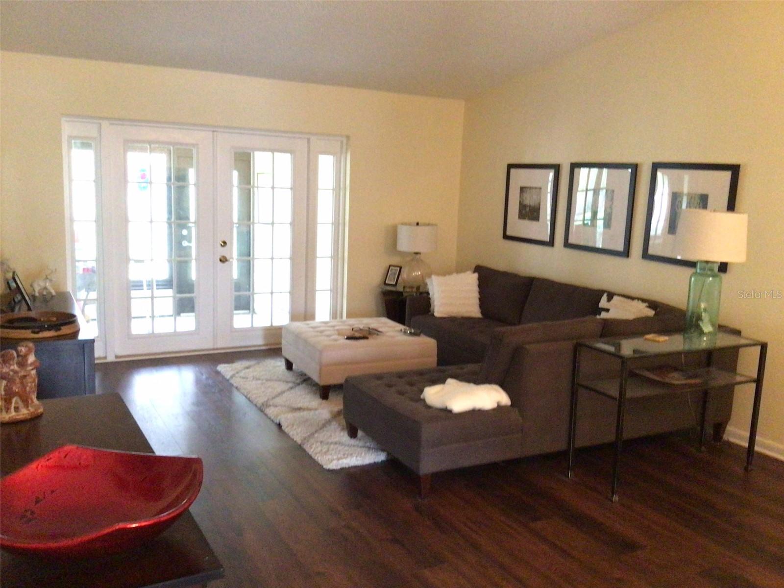 Listing photo id 4 for 3113 Lake Pine Way E