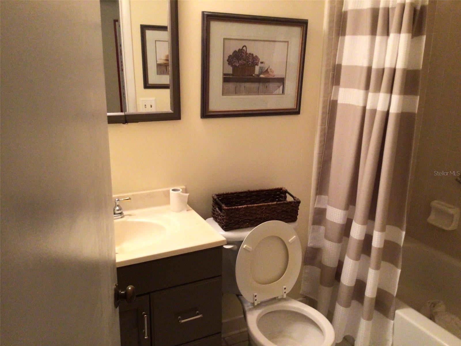 Listing photo id 7 for 3113 Lake Pine Way E