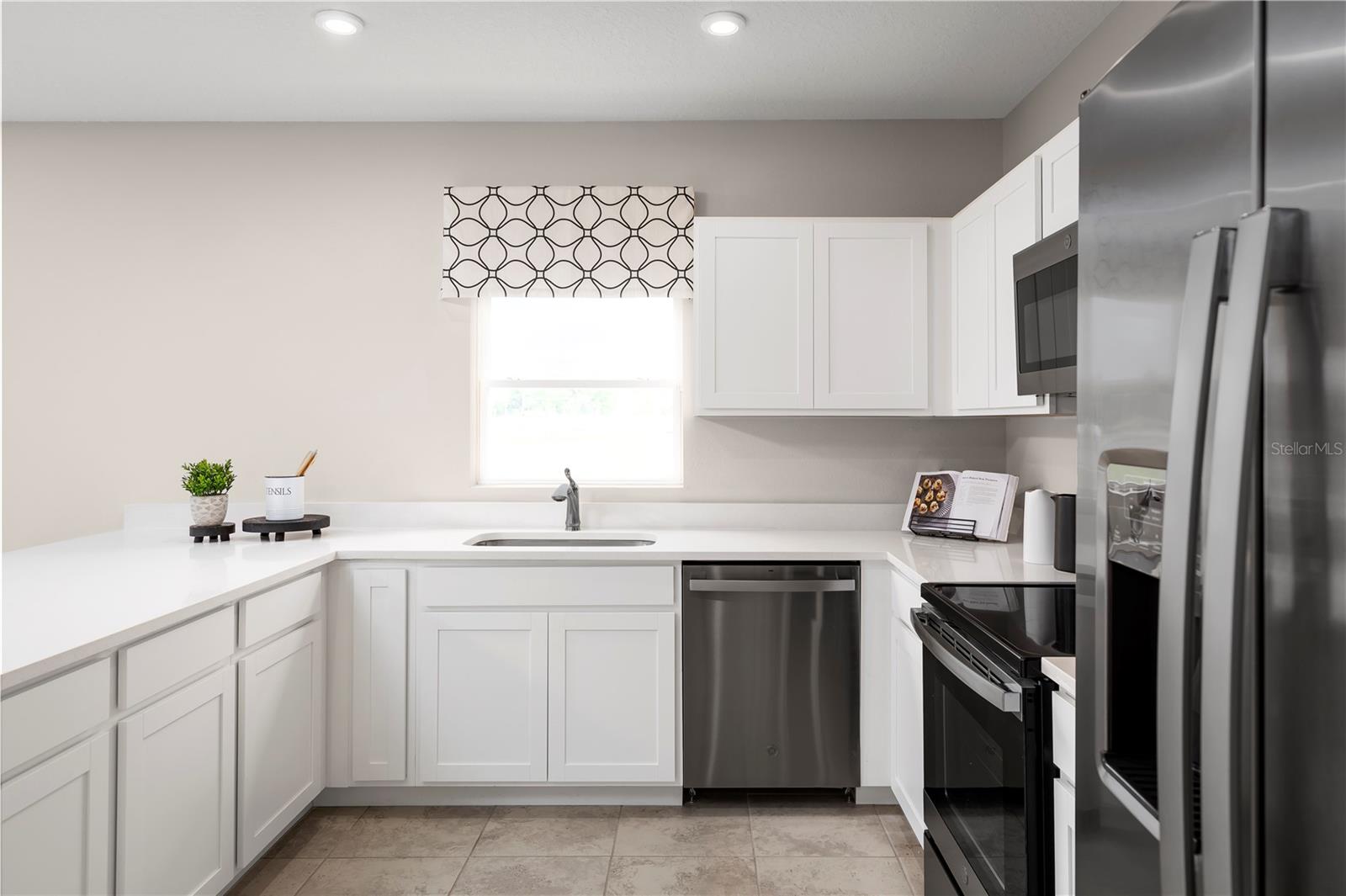 Image 4 of 16 For 548 171st Street E