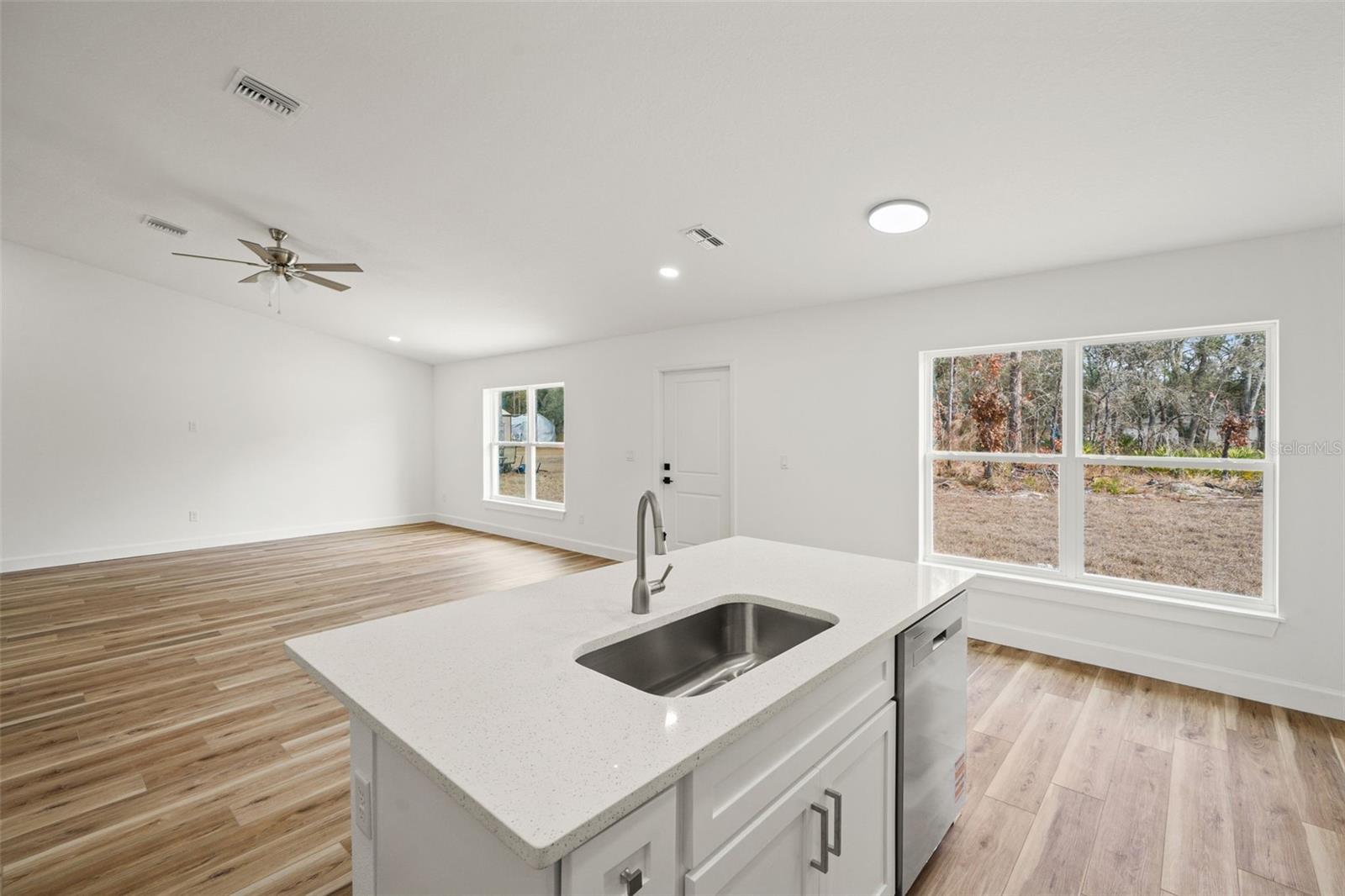 Listing photo id 20 for 14586 Mocking Wren Road