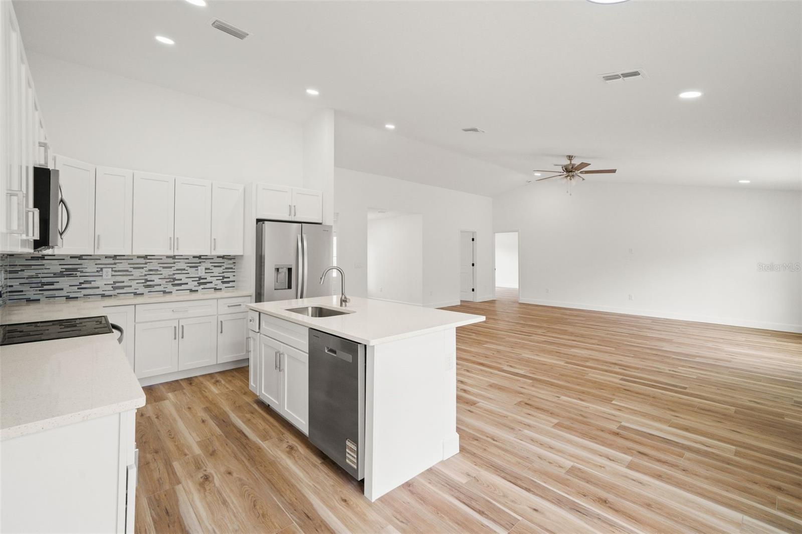 Listing photo id 21 for 14586 Mocking Wren Road