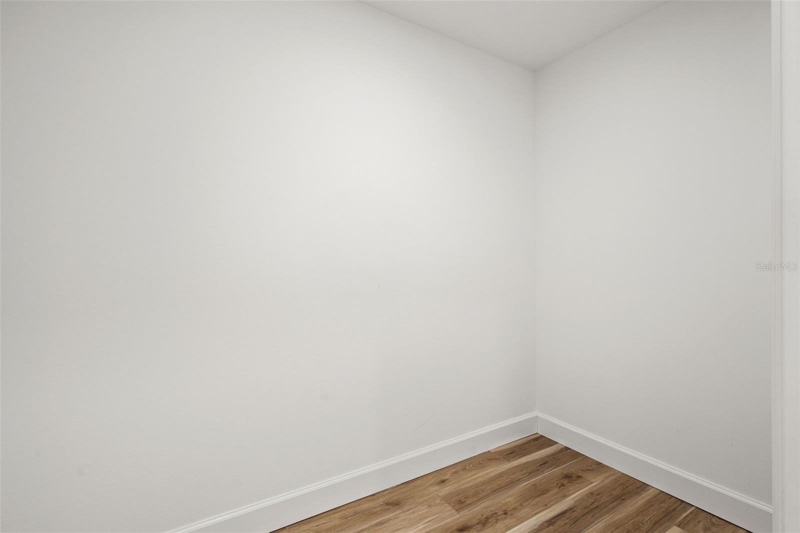 Listing photo id 25 for 14586 Mocking Wren Road