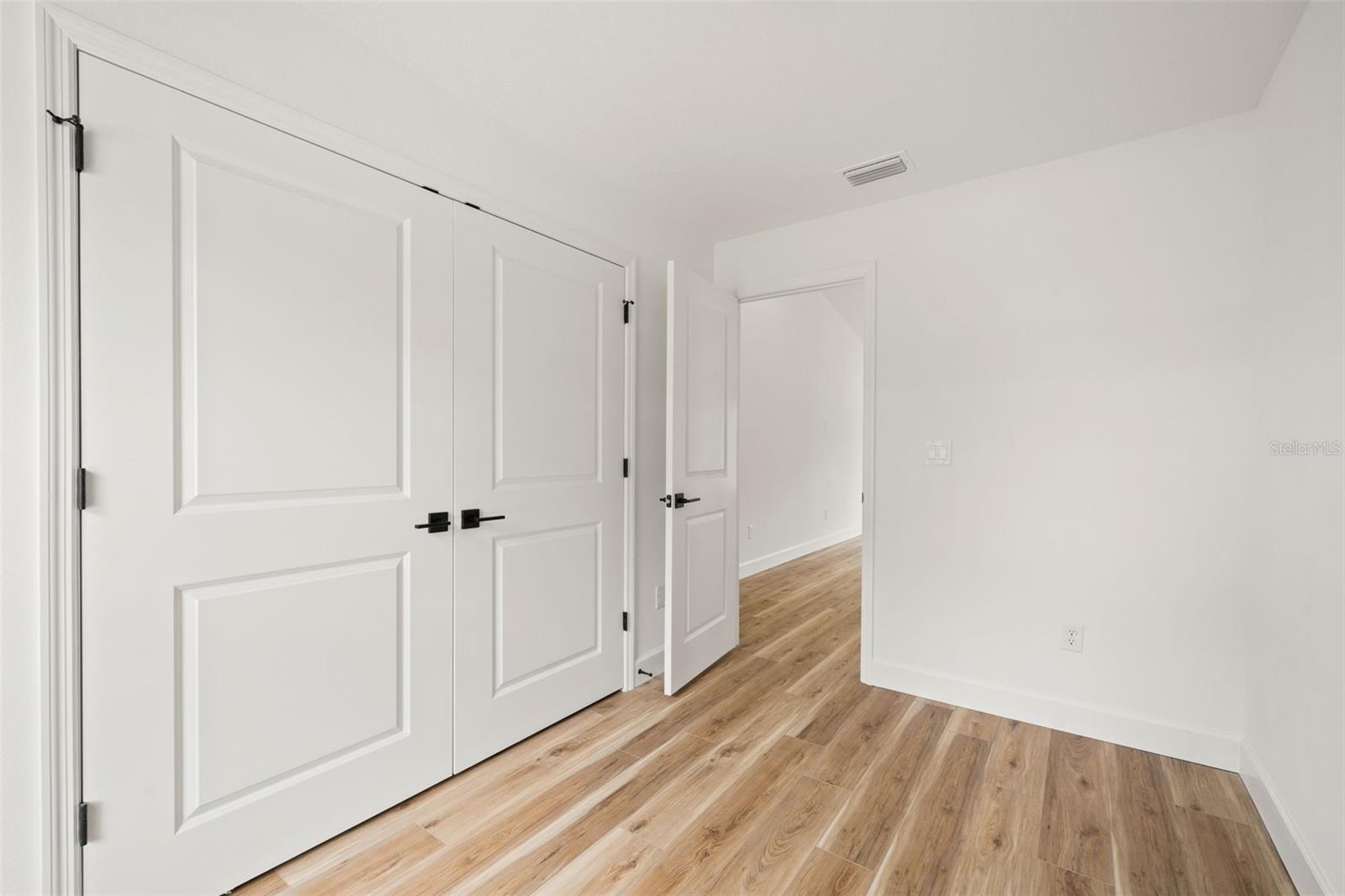 Listing photo id 28 for 14586 Mocking Wren Road