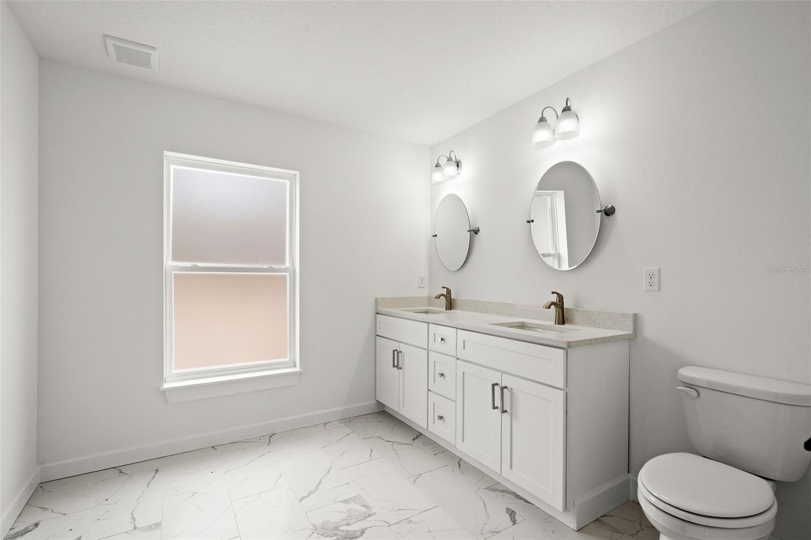 Listing photo id 32 for 14586 Mocking Wren Road