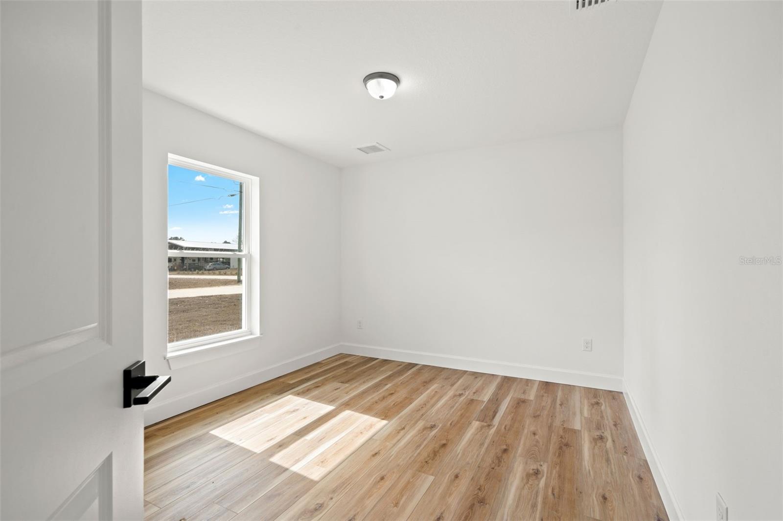 Listing photo id 37 for 14586 Mocking Wren Road