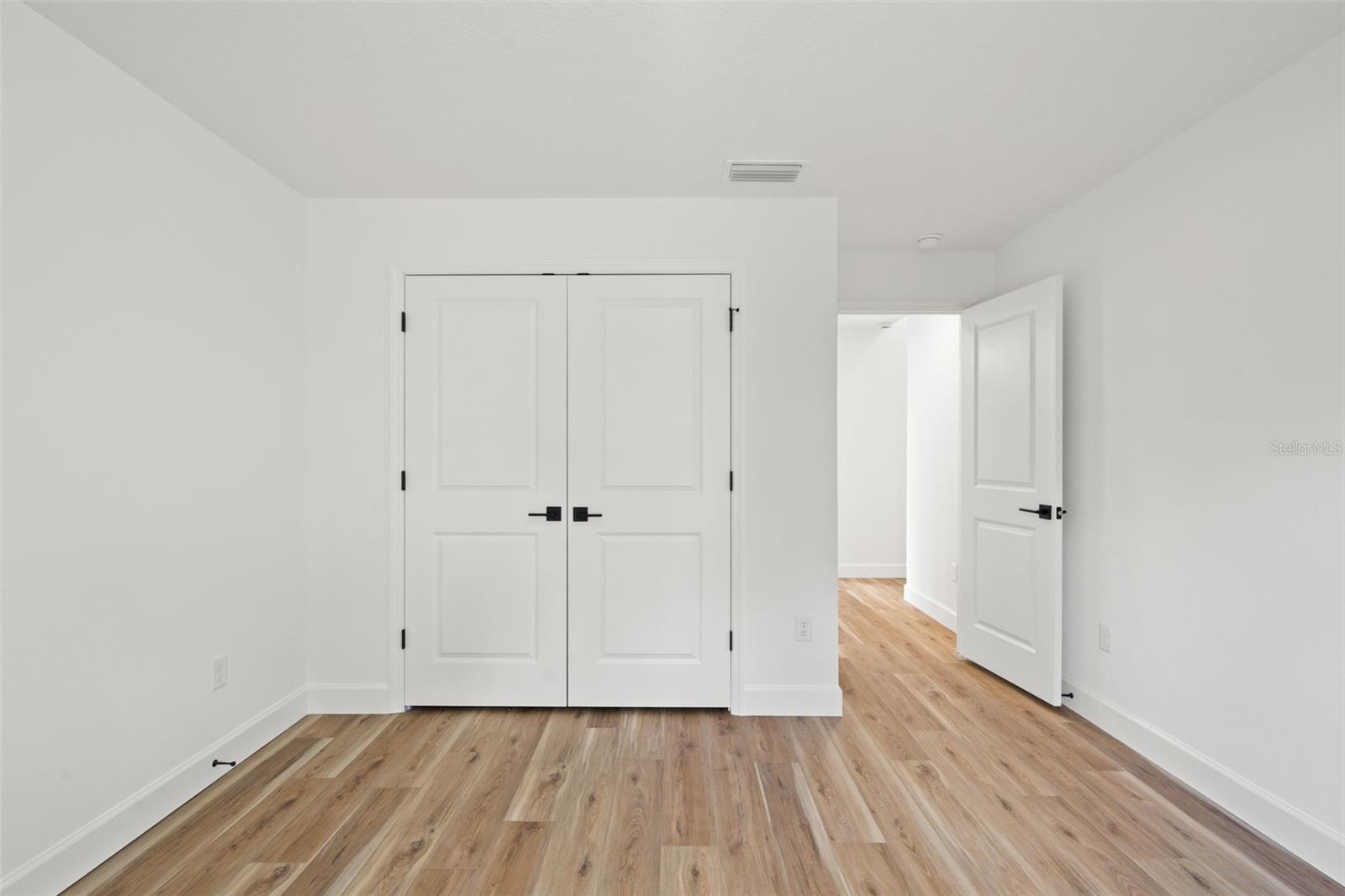 Listing photo id 43 for 14586 Mocking Wren Road