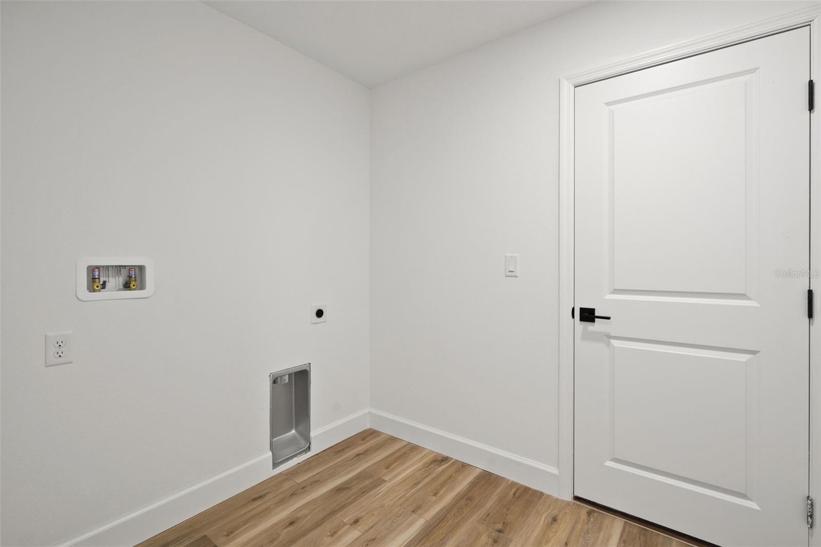 Listing photo id 44 for 14586 Mocking Wren Road