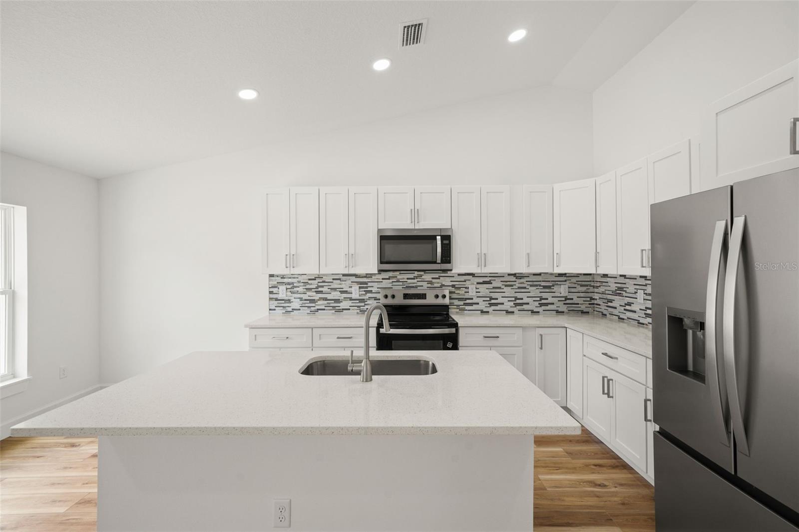 Listing photo id 3 for 14586 Mocking Wren Road