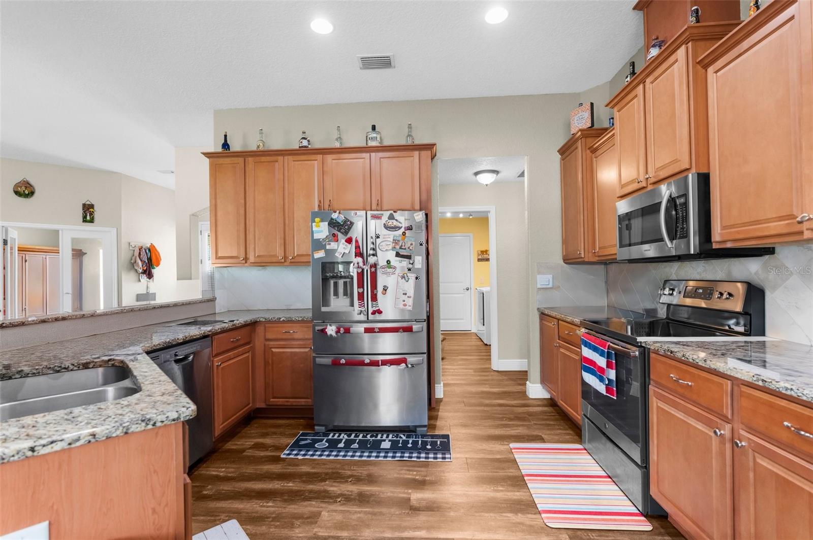 Listing photo id 8 for 12026 Penguin Avenue