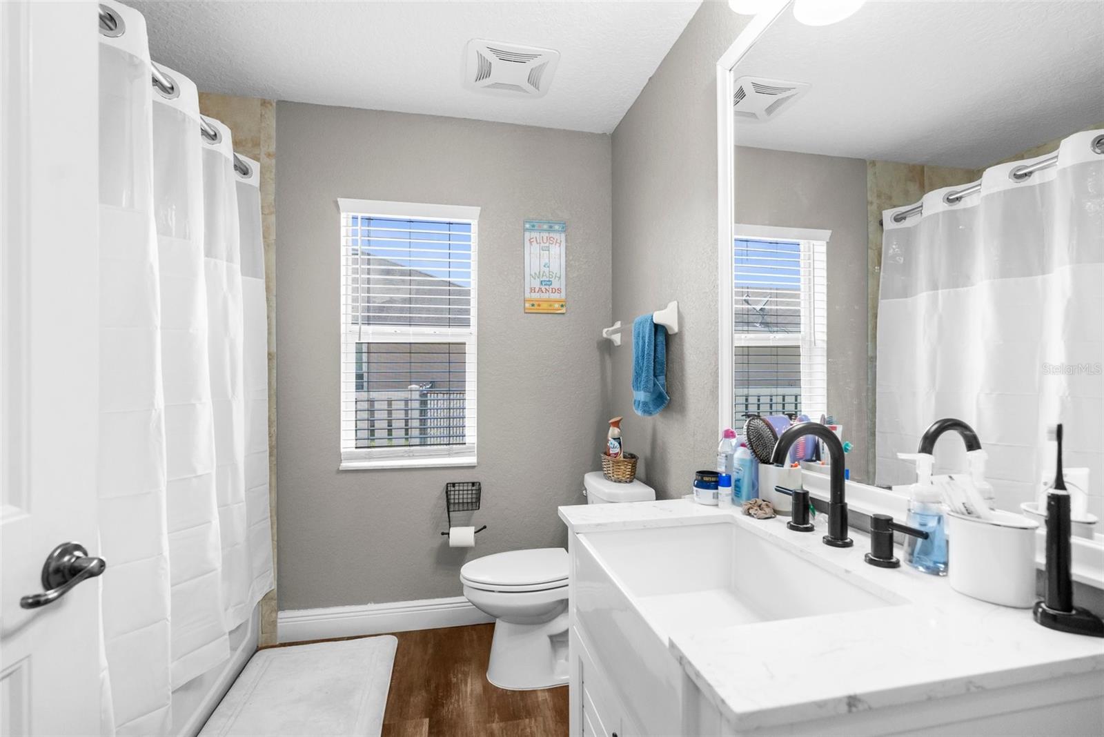 Listing photo id 15 for 12026 Penguin Avenue