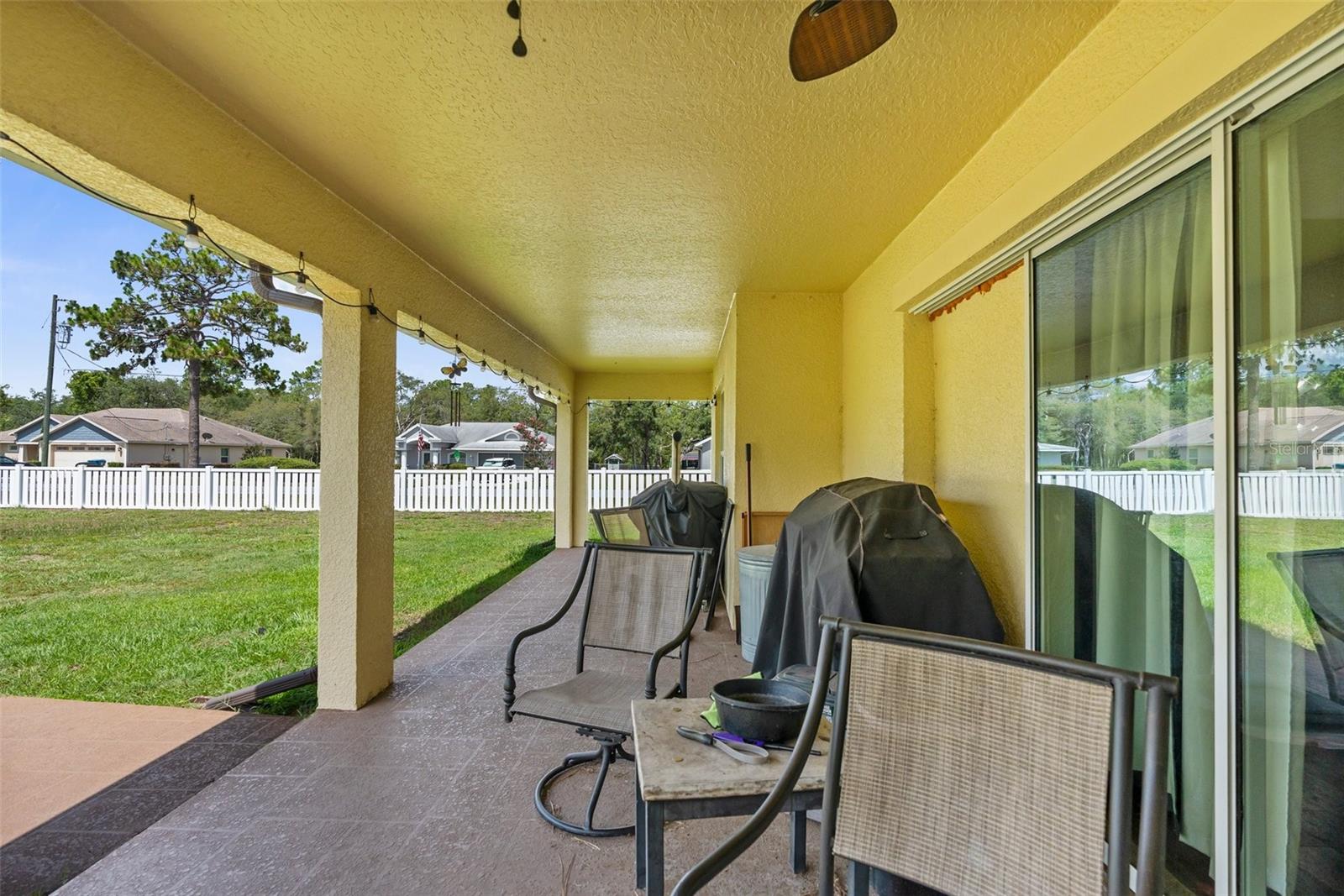 Listing photo id 18 for 12026 Penguin Avenue