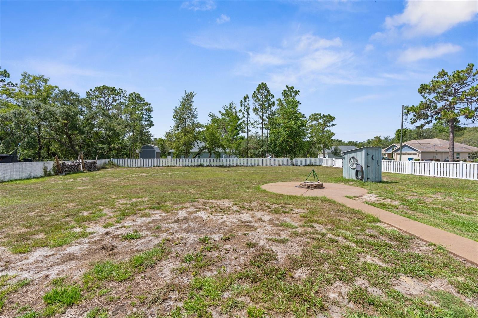 Listing photo id 20 for 12026 Penguin Avenue
