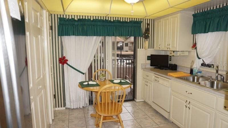 Image 2 of 32 For 12917 Wedgewood Way C