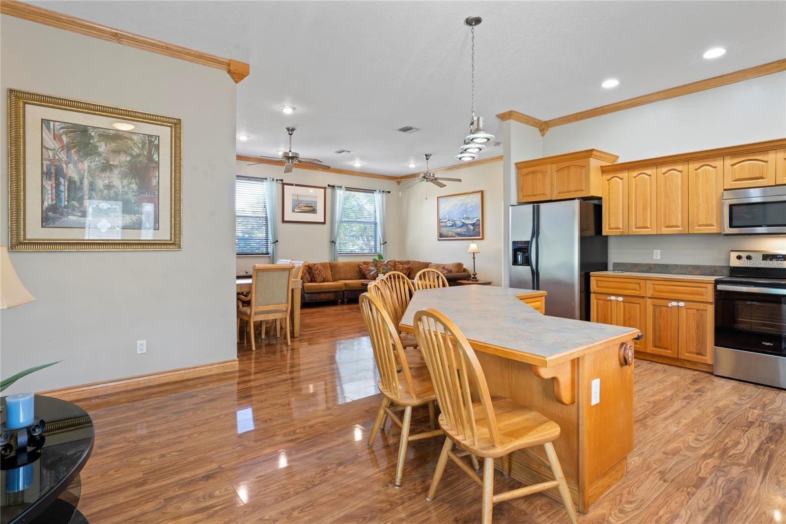 Image 7 of 47 For 6131 Central Avenue