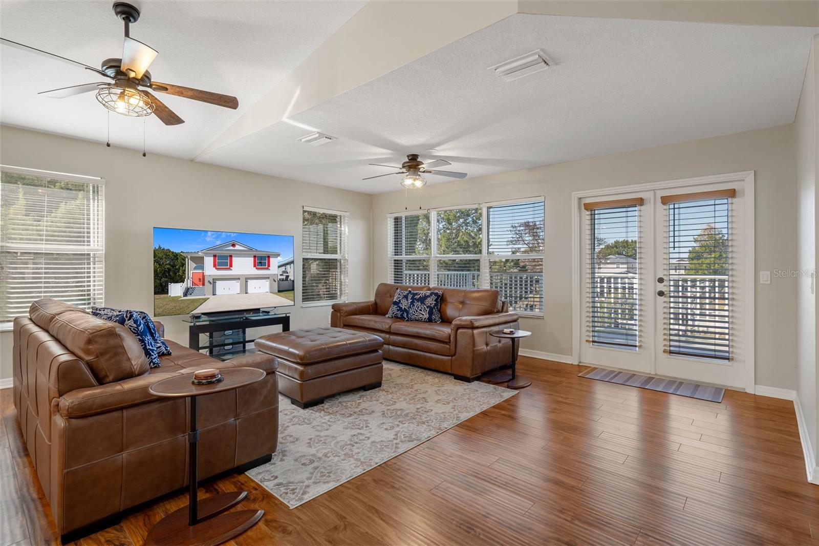 Image 18 of 79 For 3209 Rose Arbor Drive