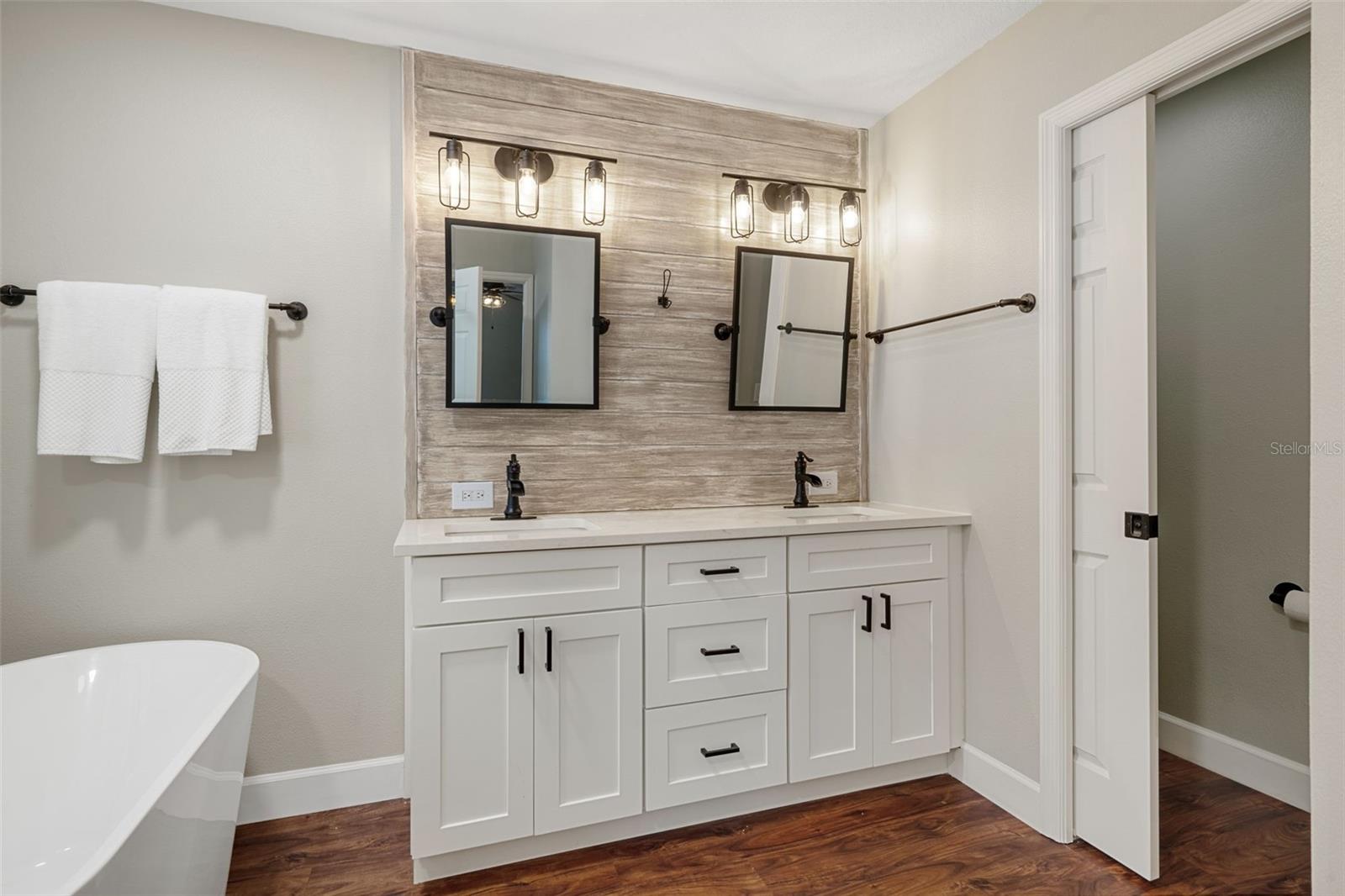 Image 32 of 79 For 3209 Rose Arbor Drive