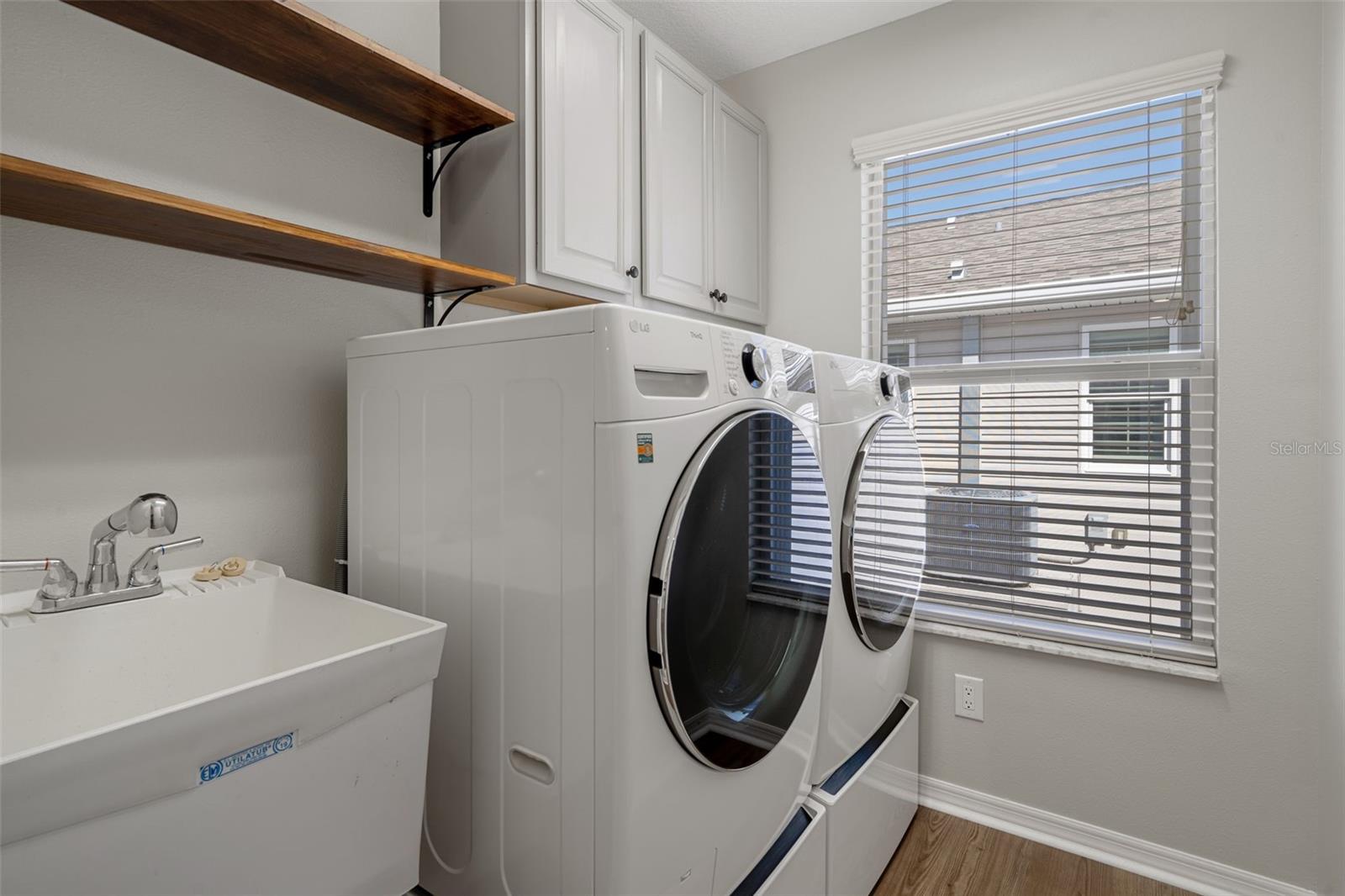 Image 38 of 79 For 3209 Rose Arbor Drive