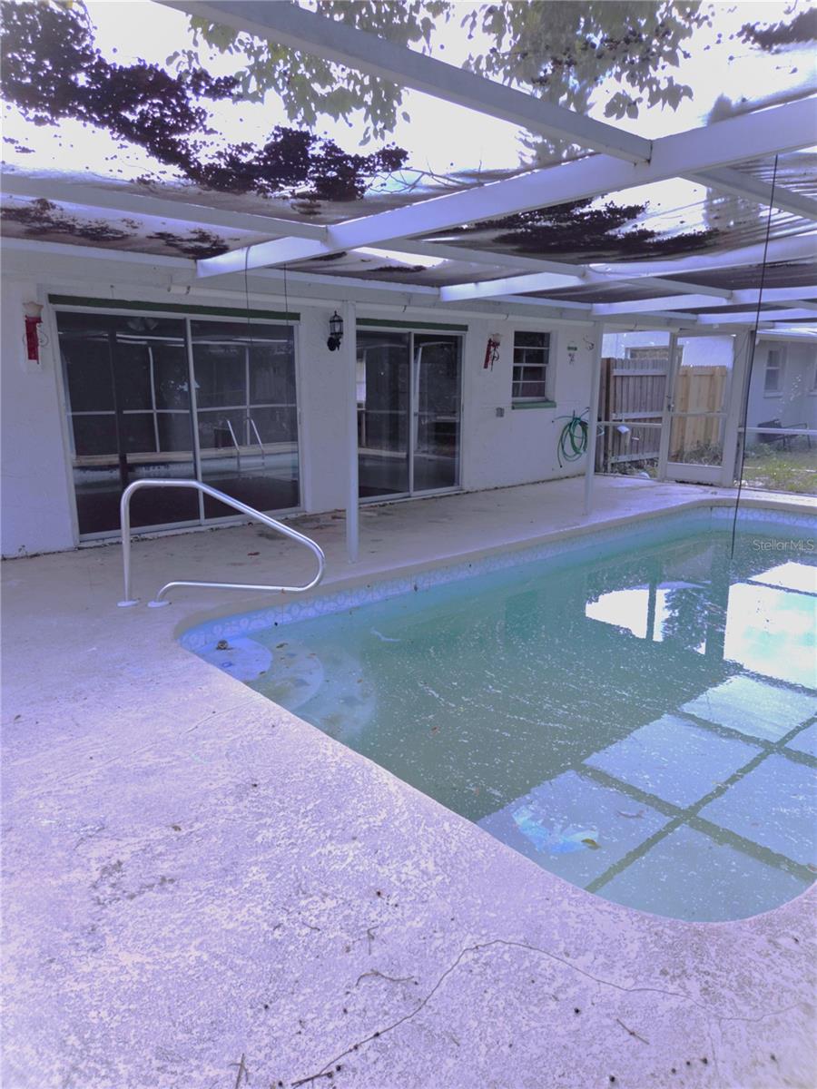 Listing photo id 8 for 6643 Carnation Way