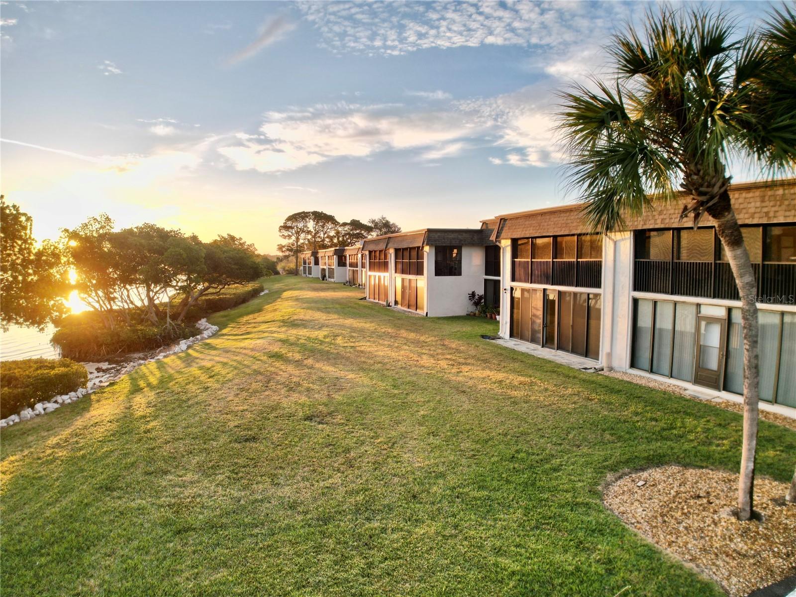 Image 3 of 14 For 2980 Haines Bayshore Road 124