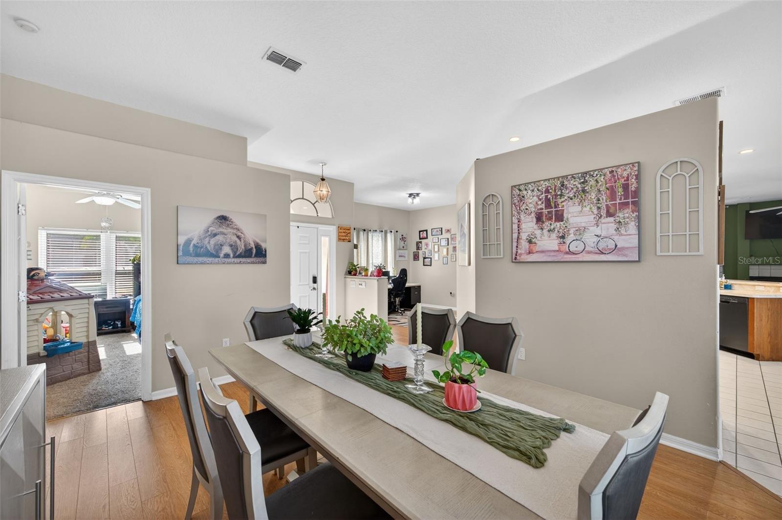 Image 18 of 99 For 8539 Coral Creek Loop