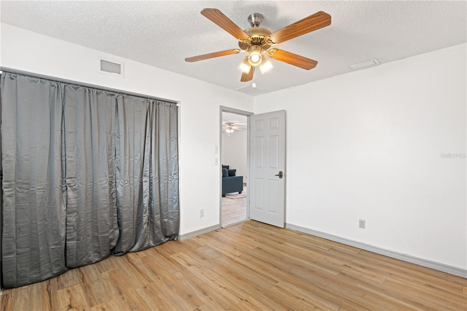 Image 11 of 26 For 60 Durham Court