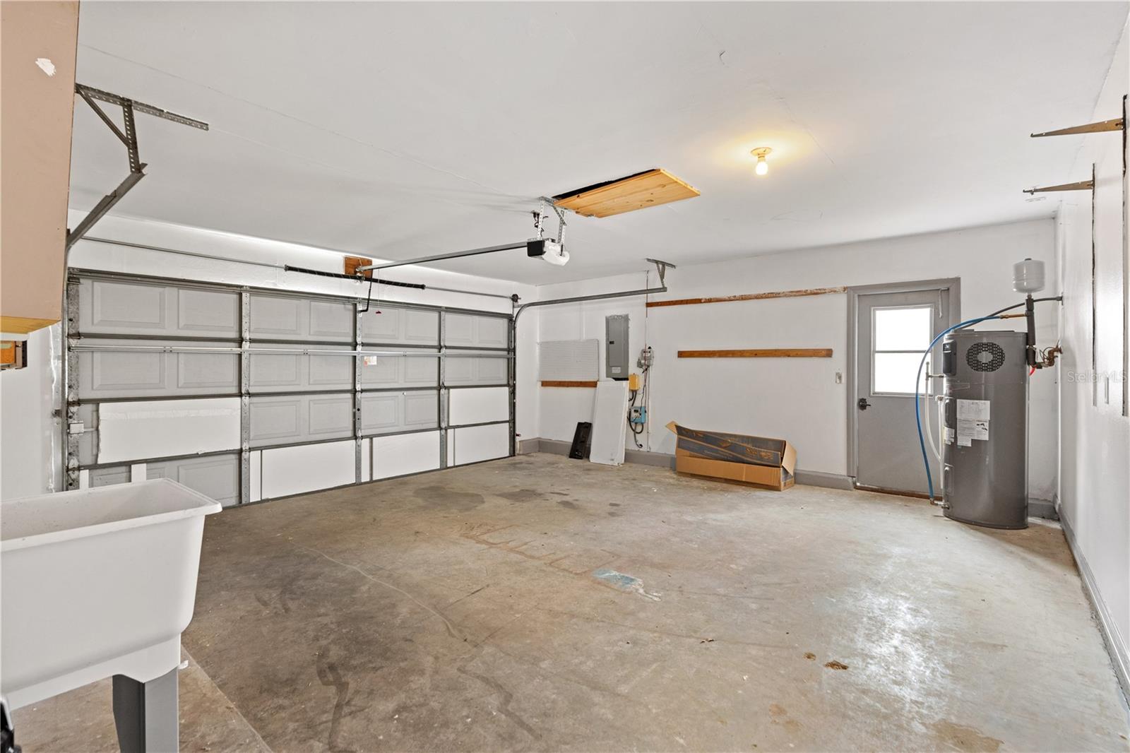 Image 21 of 26 For 60 Durham Court