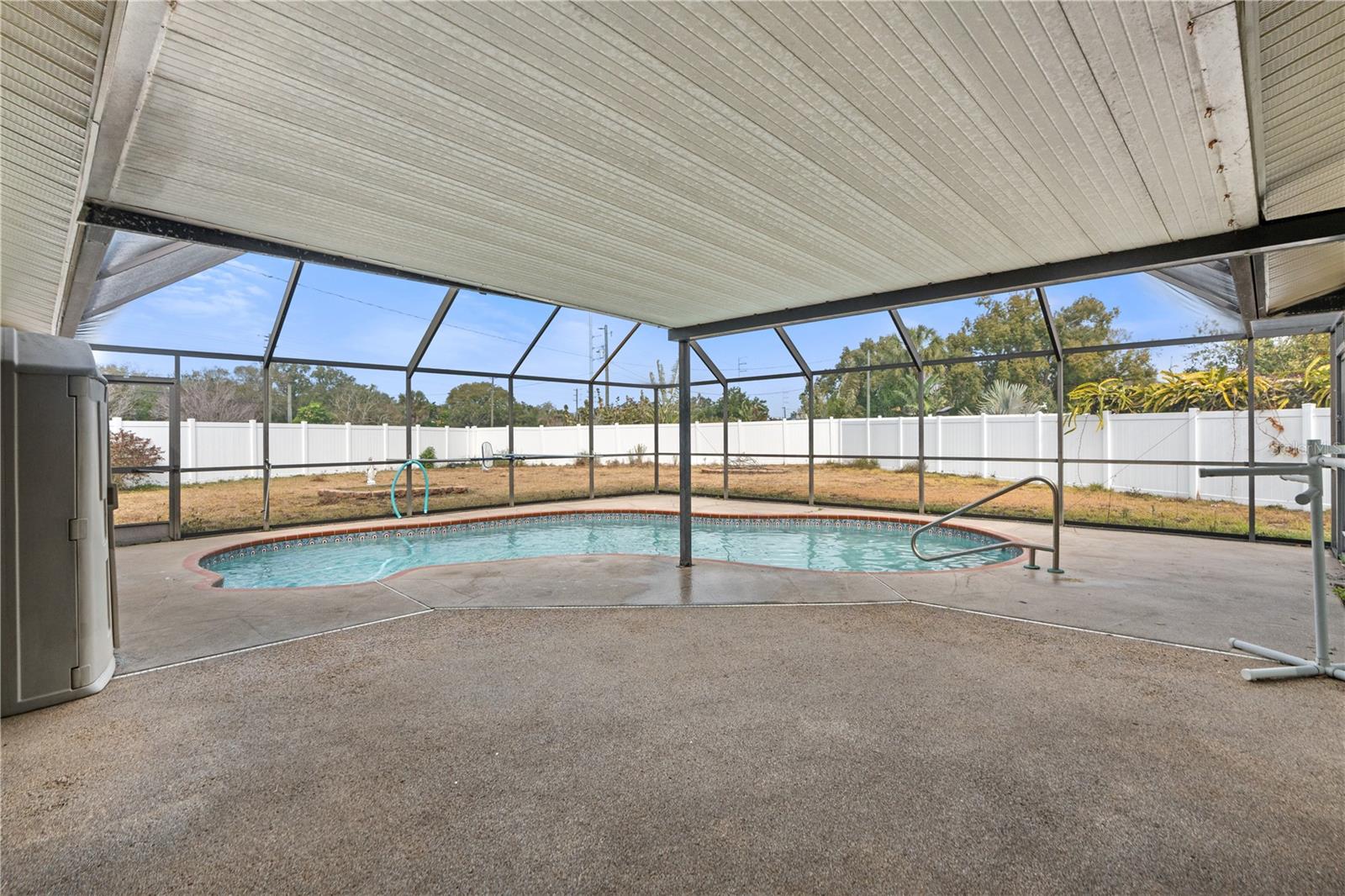 Image 25 of 26 For 60 Durham Court