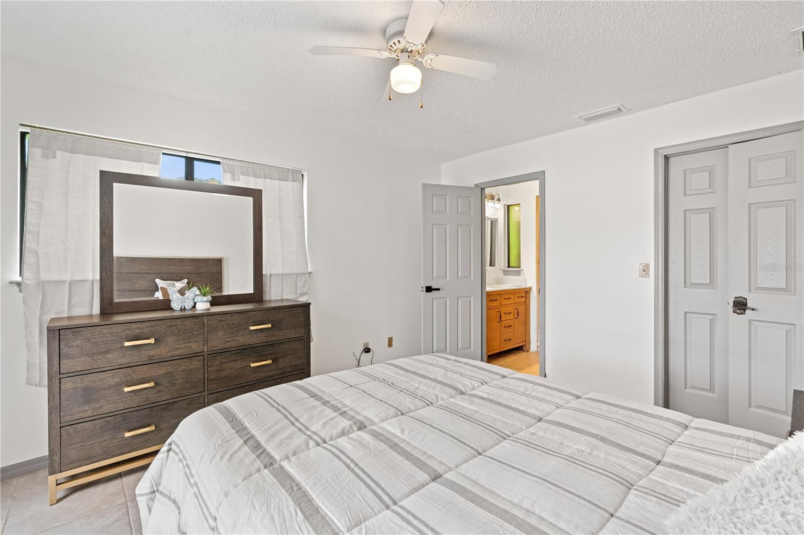 Image 9 of 26 For 60 Durham Court