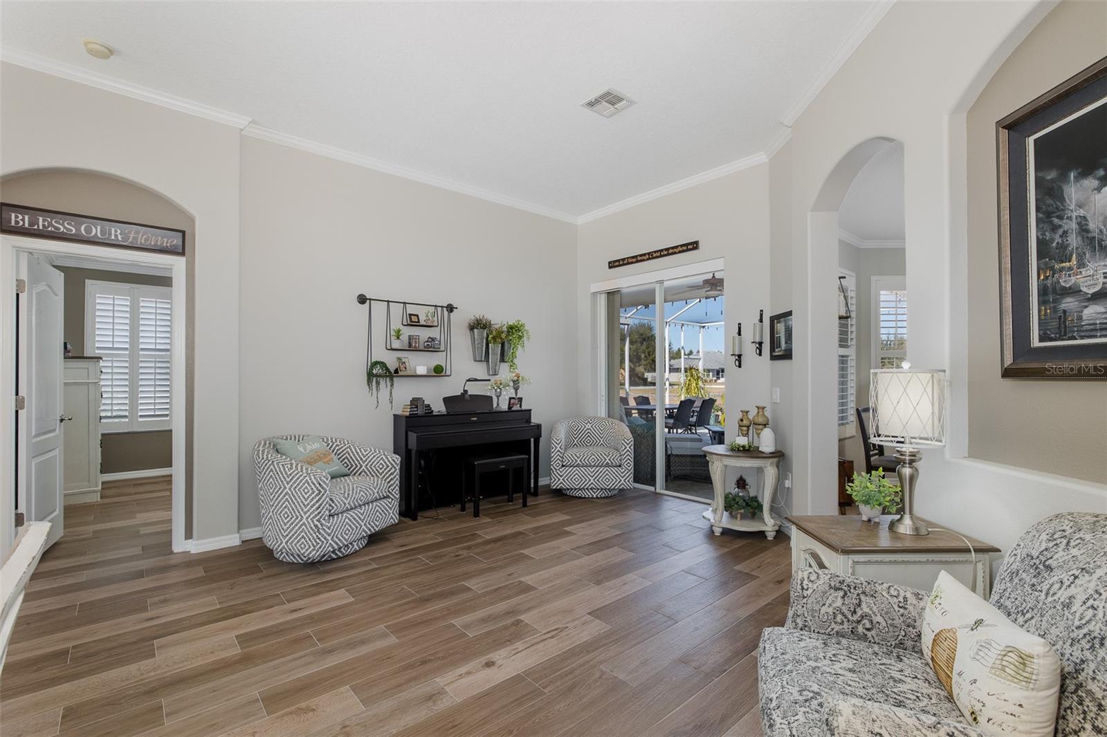 Image 10 of 82 For 1710 Lakestone Drive